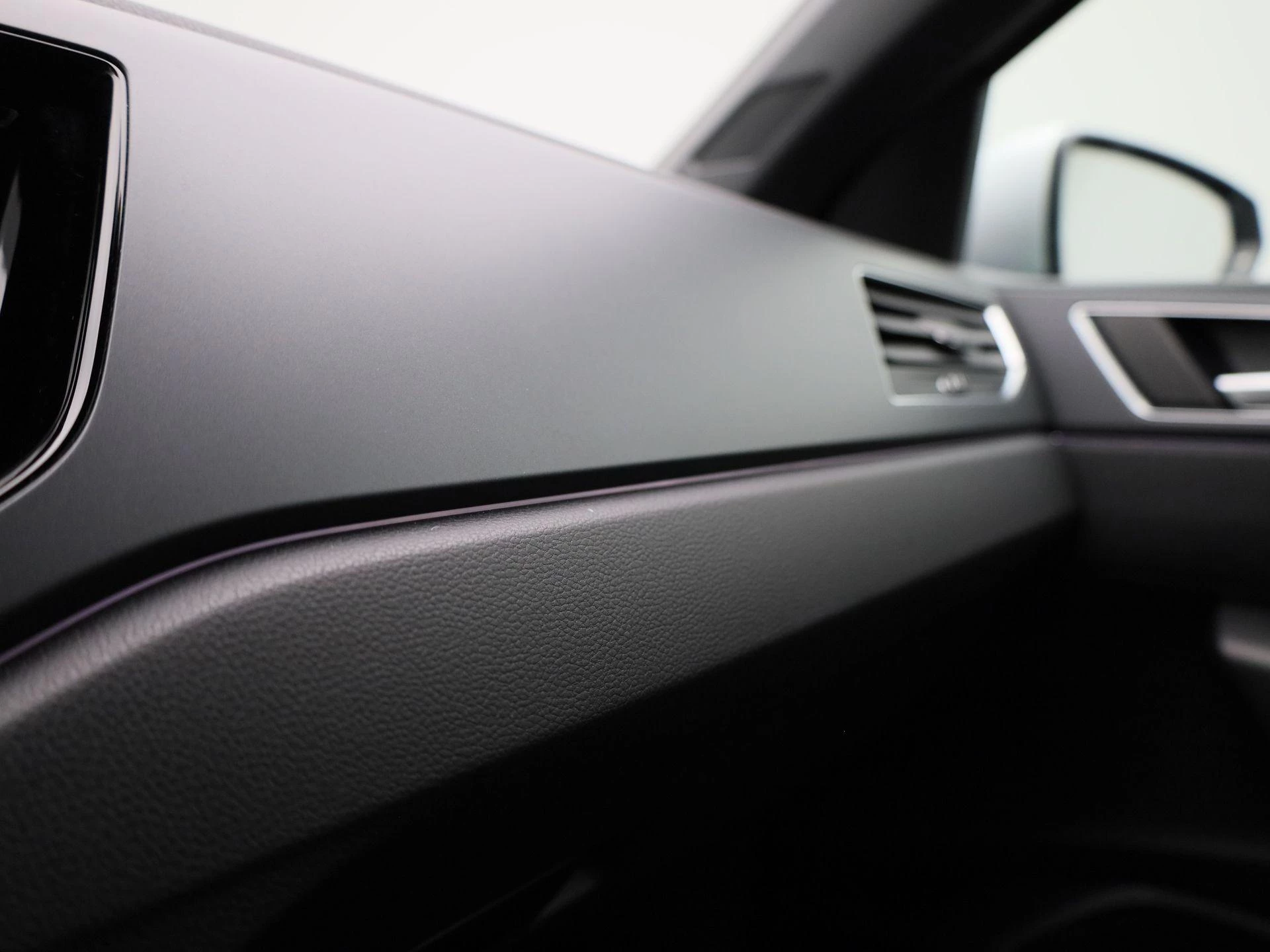 Volkswagen-Polo-image-28