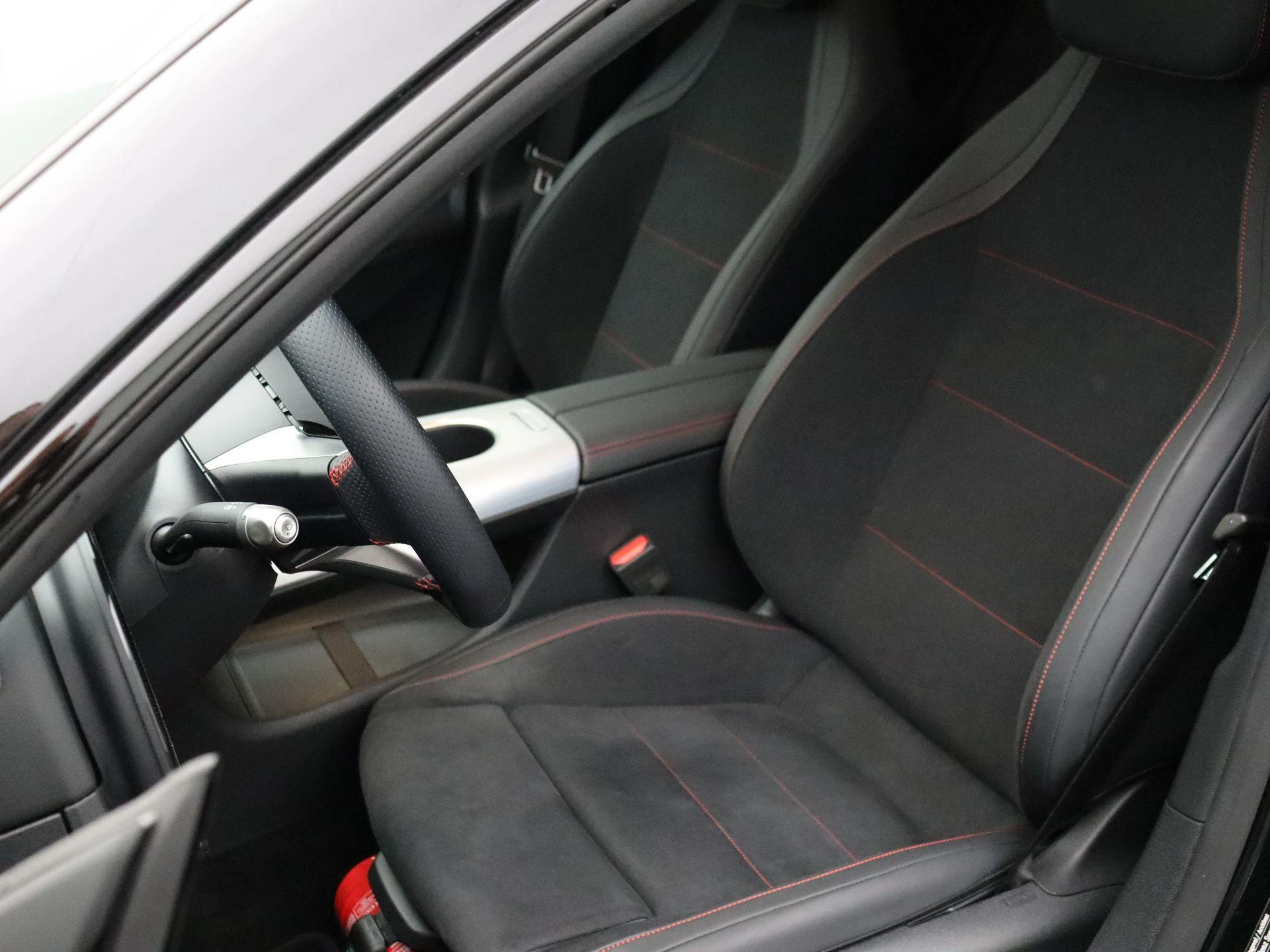 Mercedes-Benz-CLA-image-12