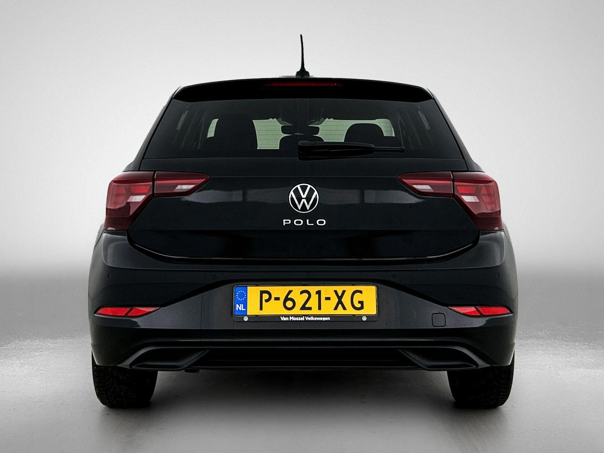 Volkswagen-Polo-image-2