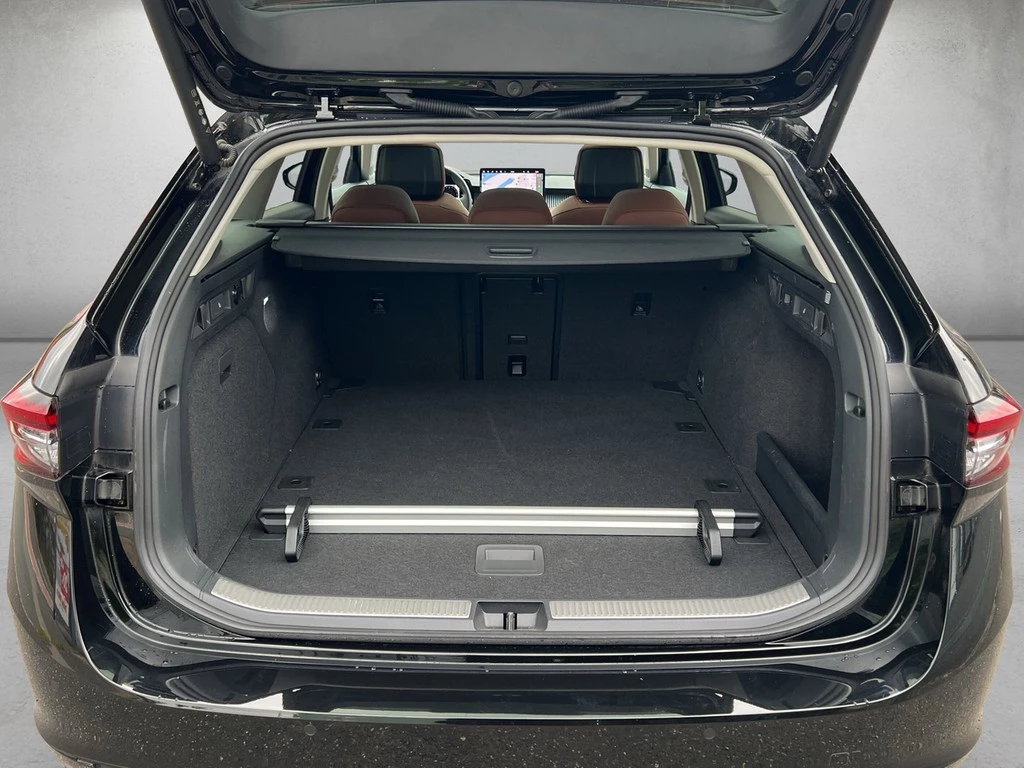 Škoda Superb Combi L&K 2,0TDI DSG Navi/Pano/AHK