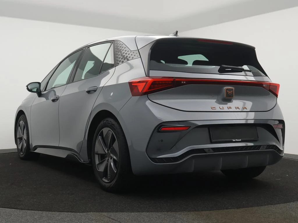 CUPRA Born Born Business Edition 204PK *AUTOMAAT*SPORTZETELS*CAMERA*PDC*ACC*NAVI*APP-CONNECT*...*