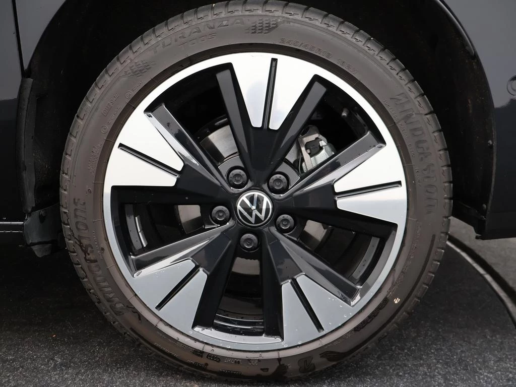 Volkswagen-Multivan-image-7