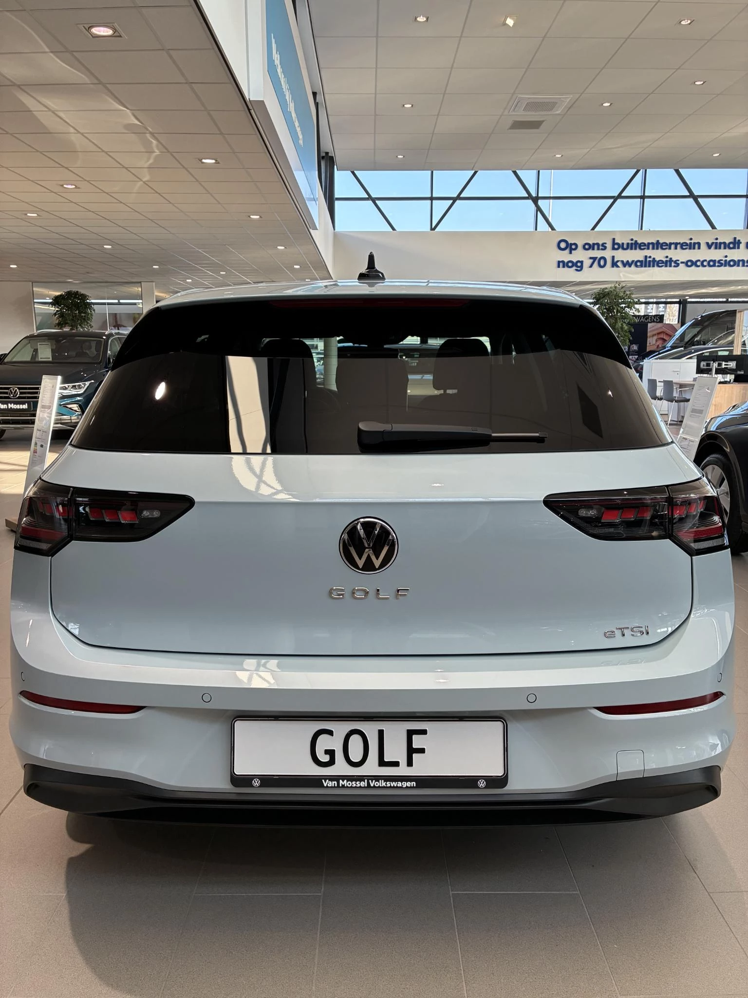 Volkswagen-Golf-image-3