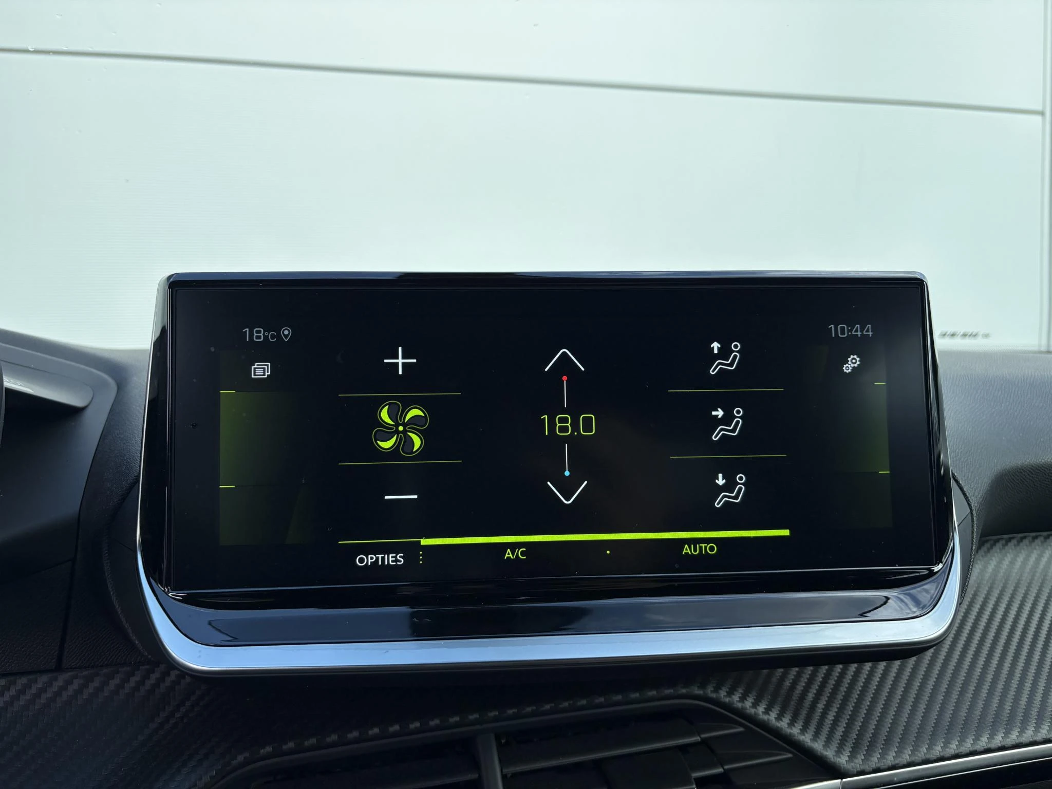 Peugeot-2008-image-14