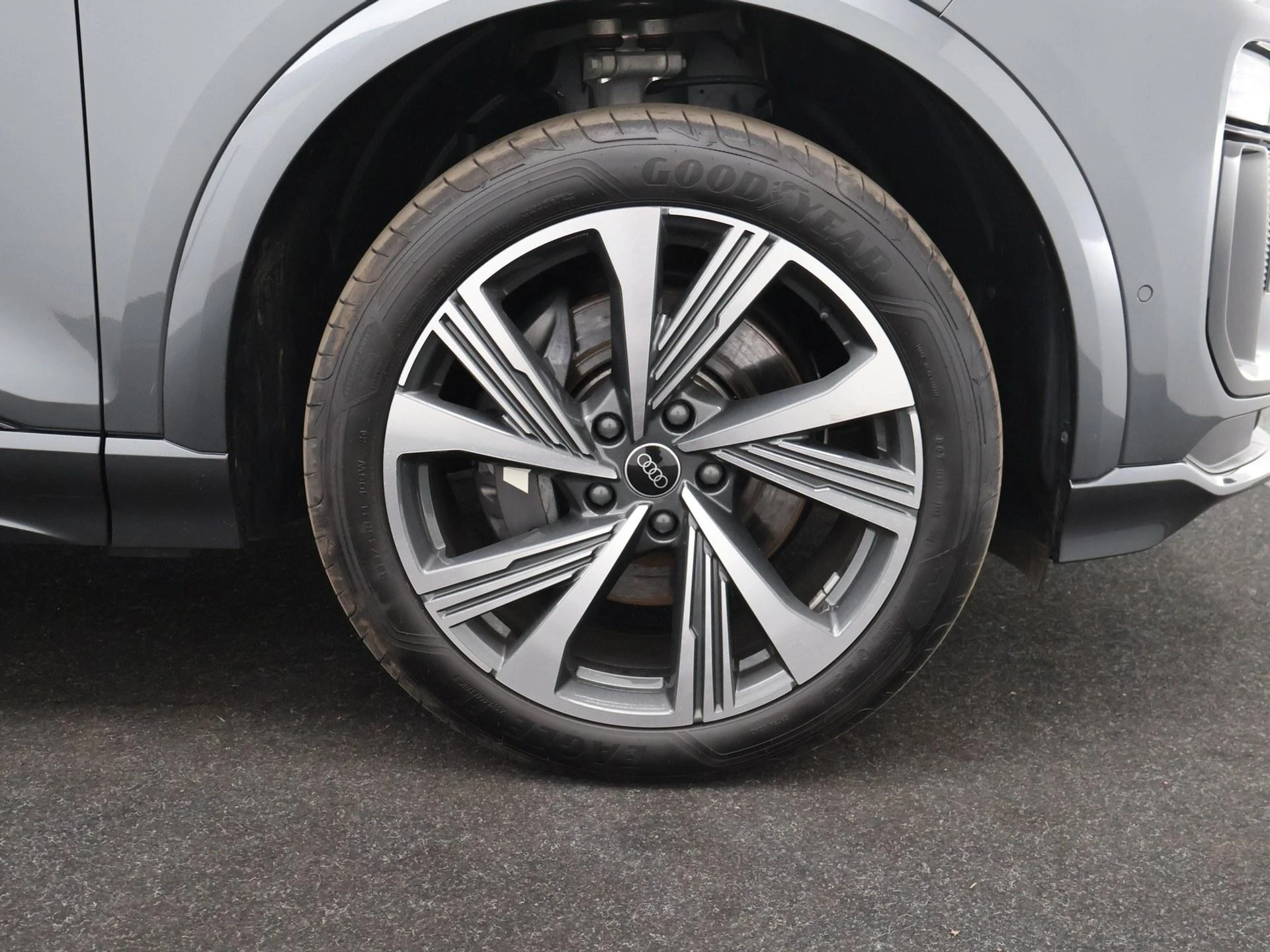 Audi SQ6 e-tron