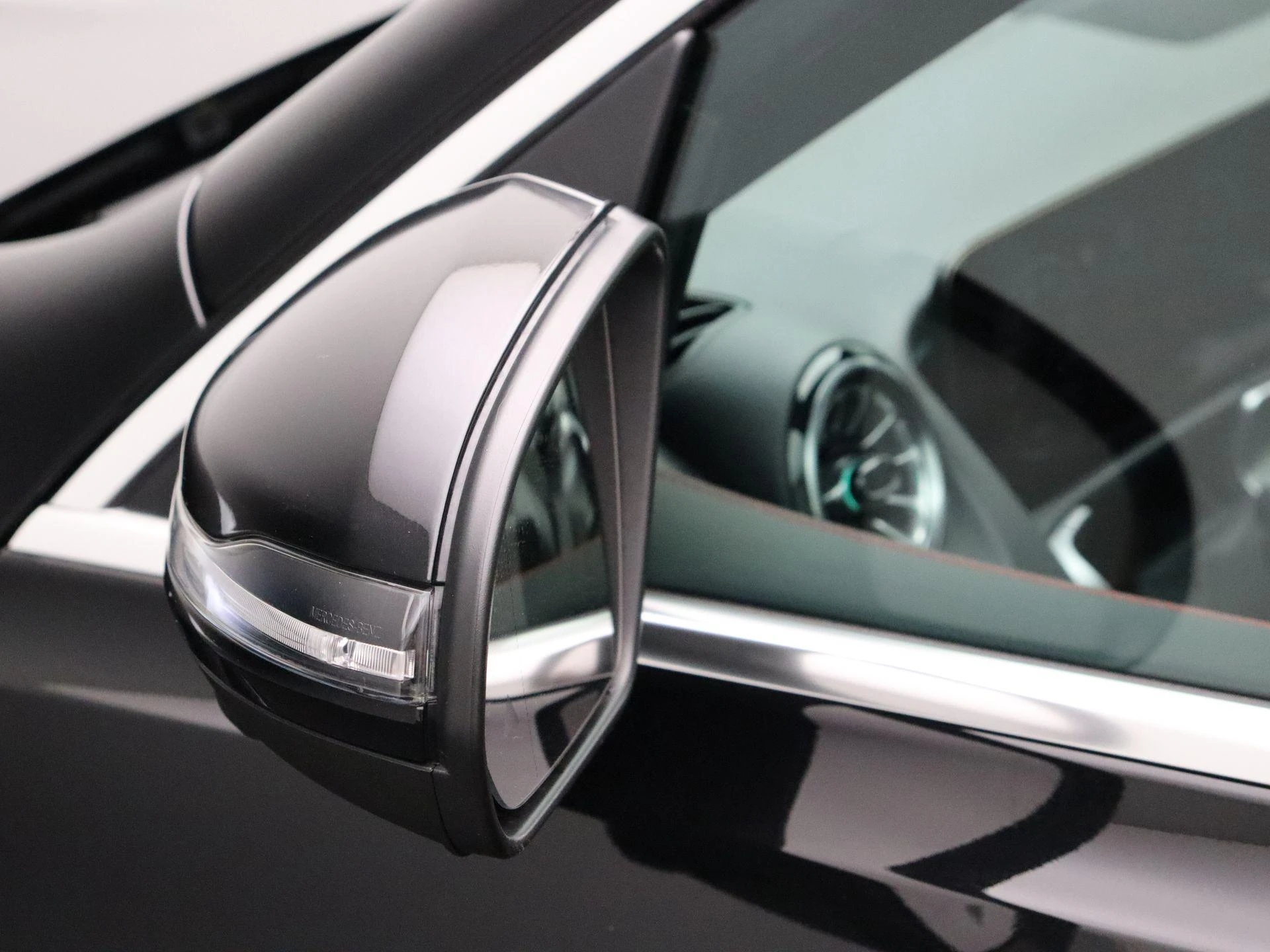 Mercedes-Benz-GLB-image-7