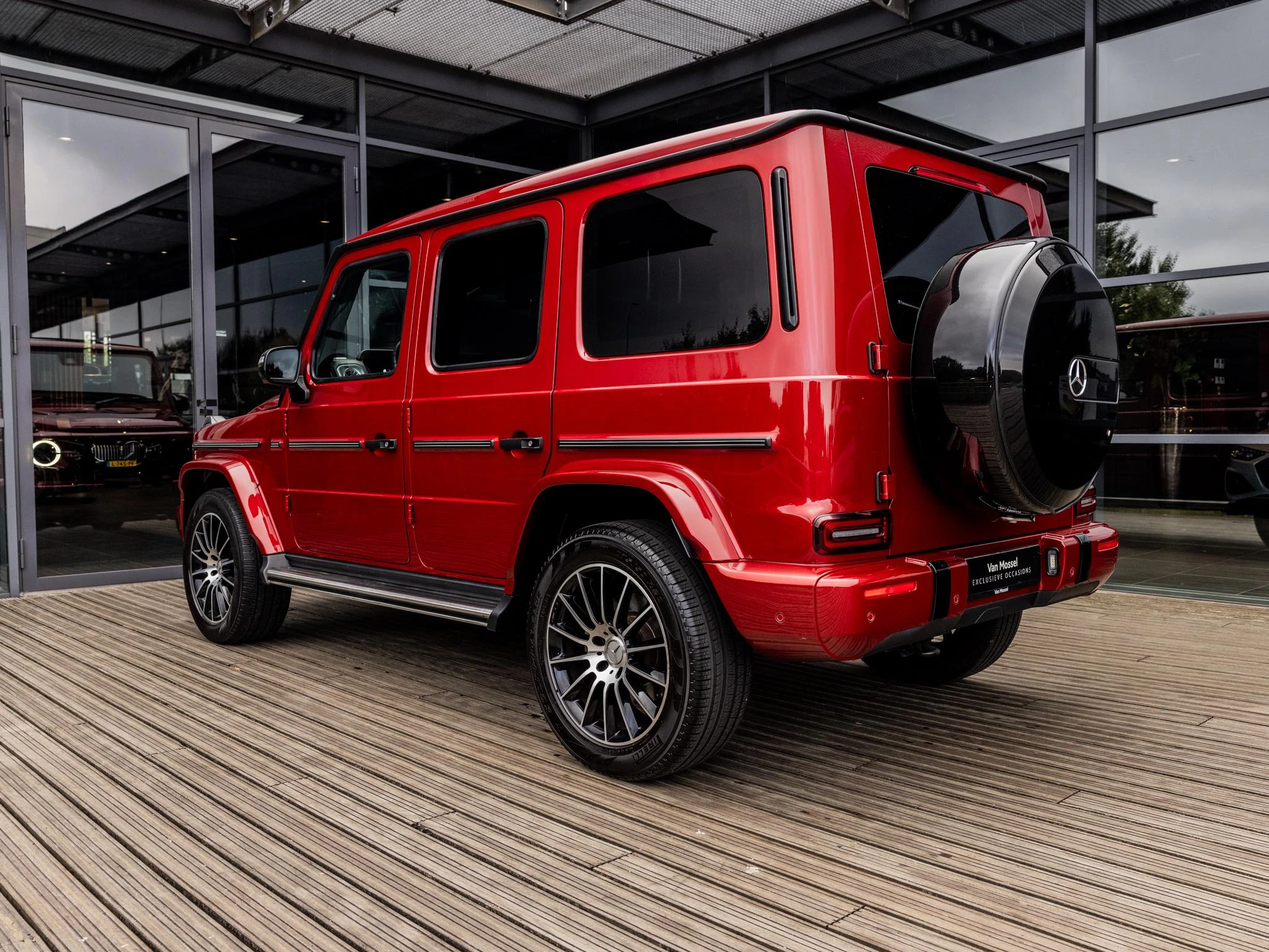 Mercedes-Benz-G-Klasse-image-13