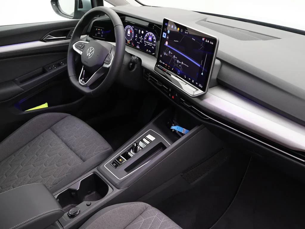 Volkswagen-Golf-image-2