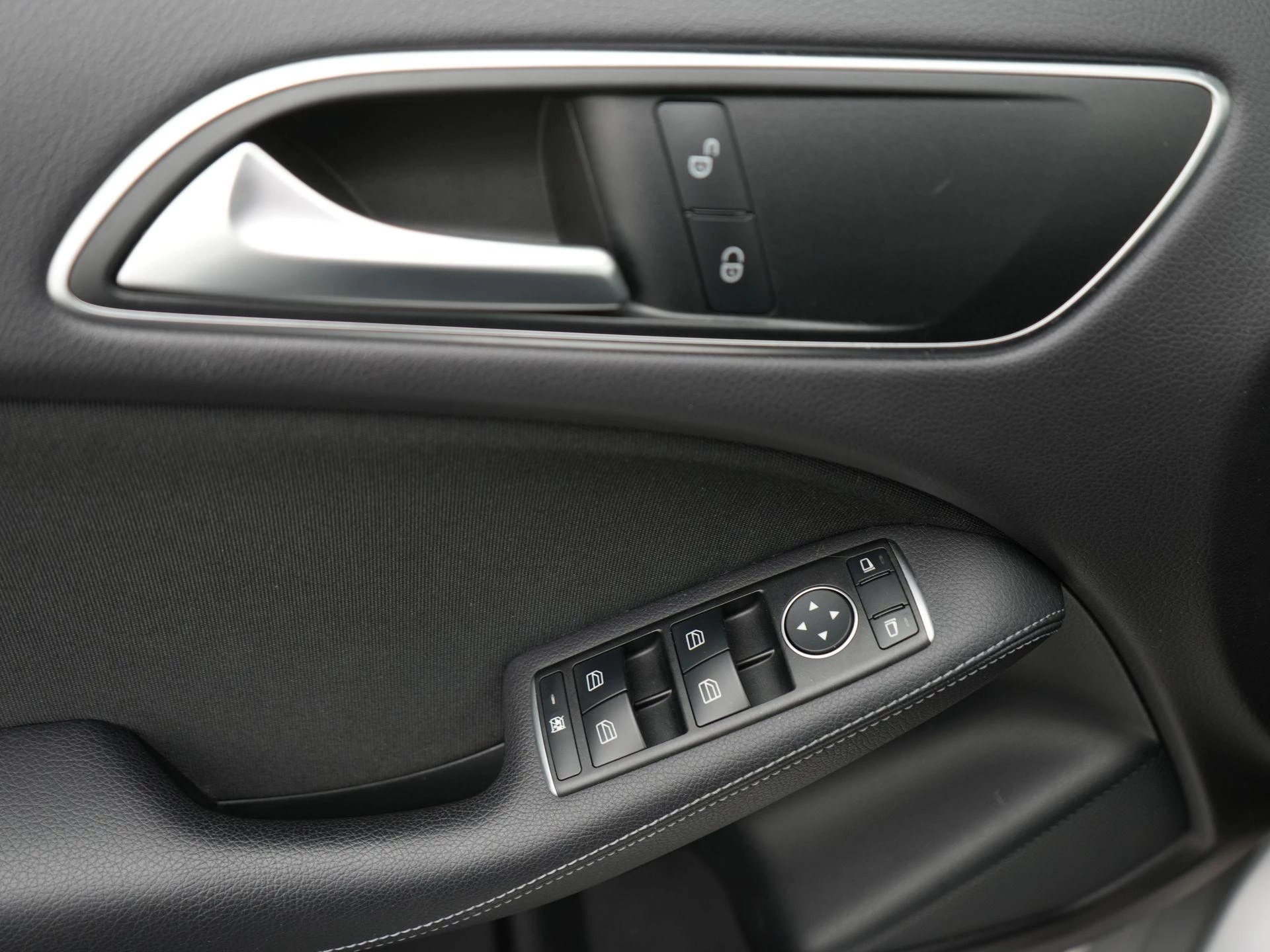 Mercedes-Benz-B-Klasse-image-29