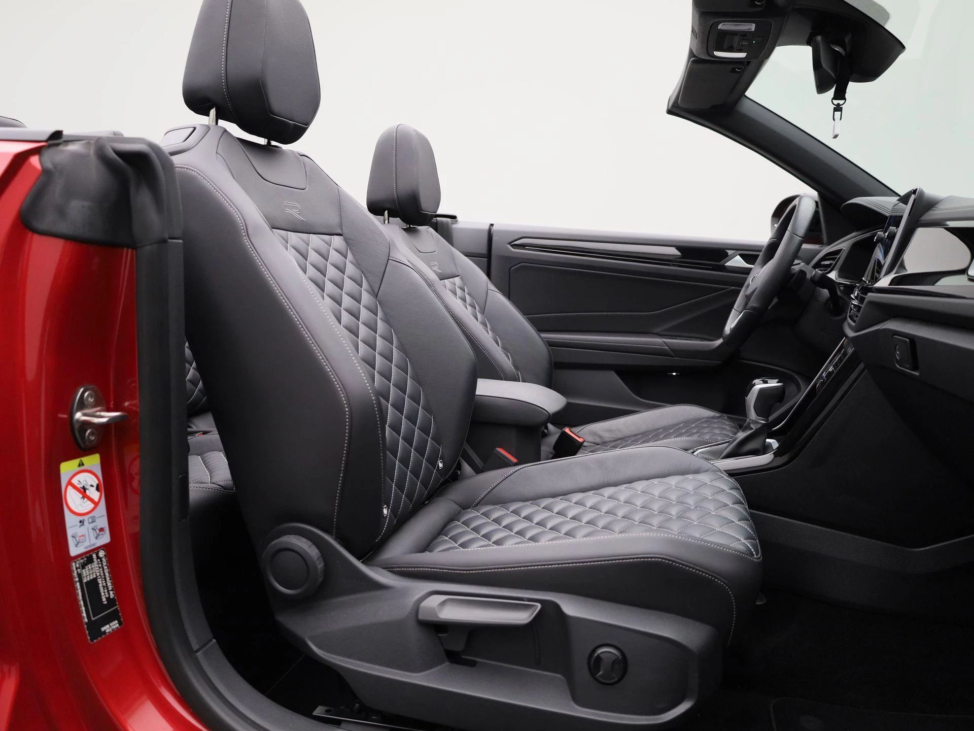 Volkswagen-T-Roc-image-35