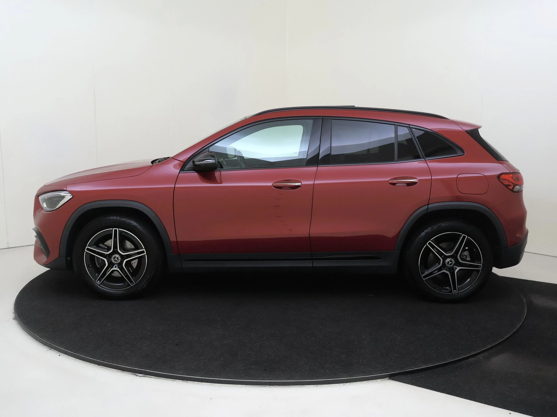 Mercedes-Benz GLA 250 e Business Solution AMG Limited