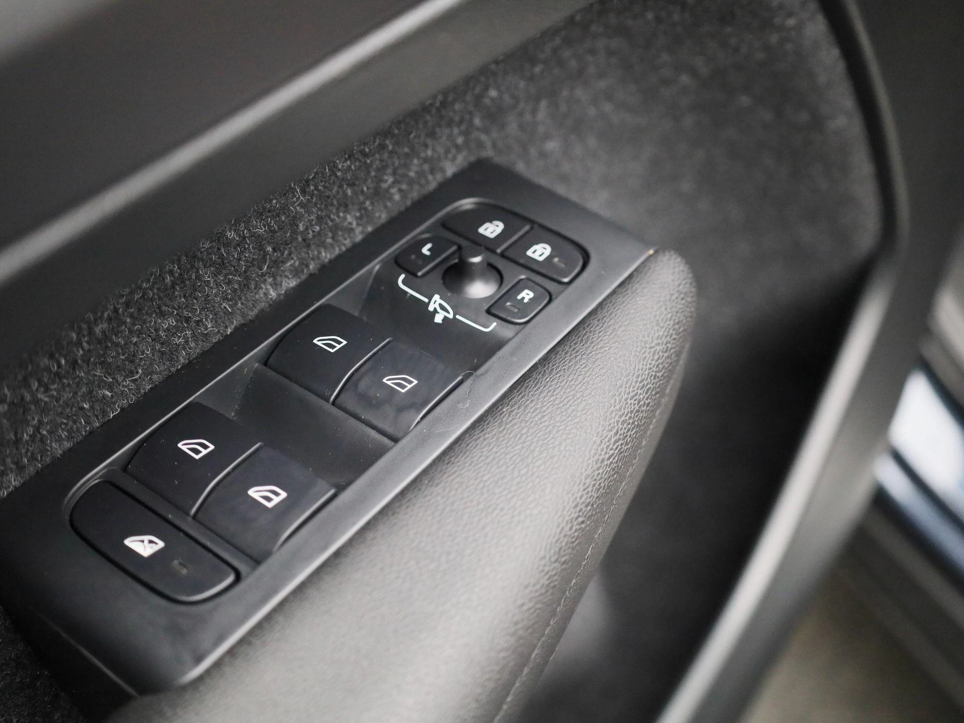 Volvo-XC40-image-27
