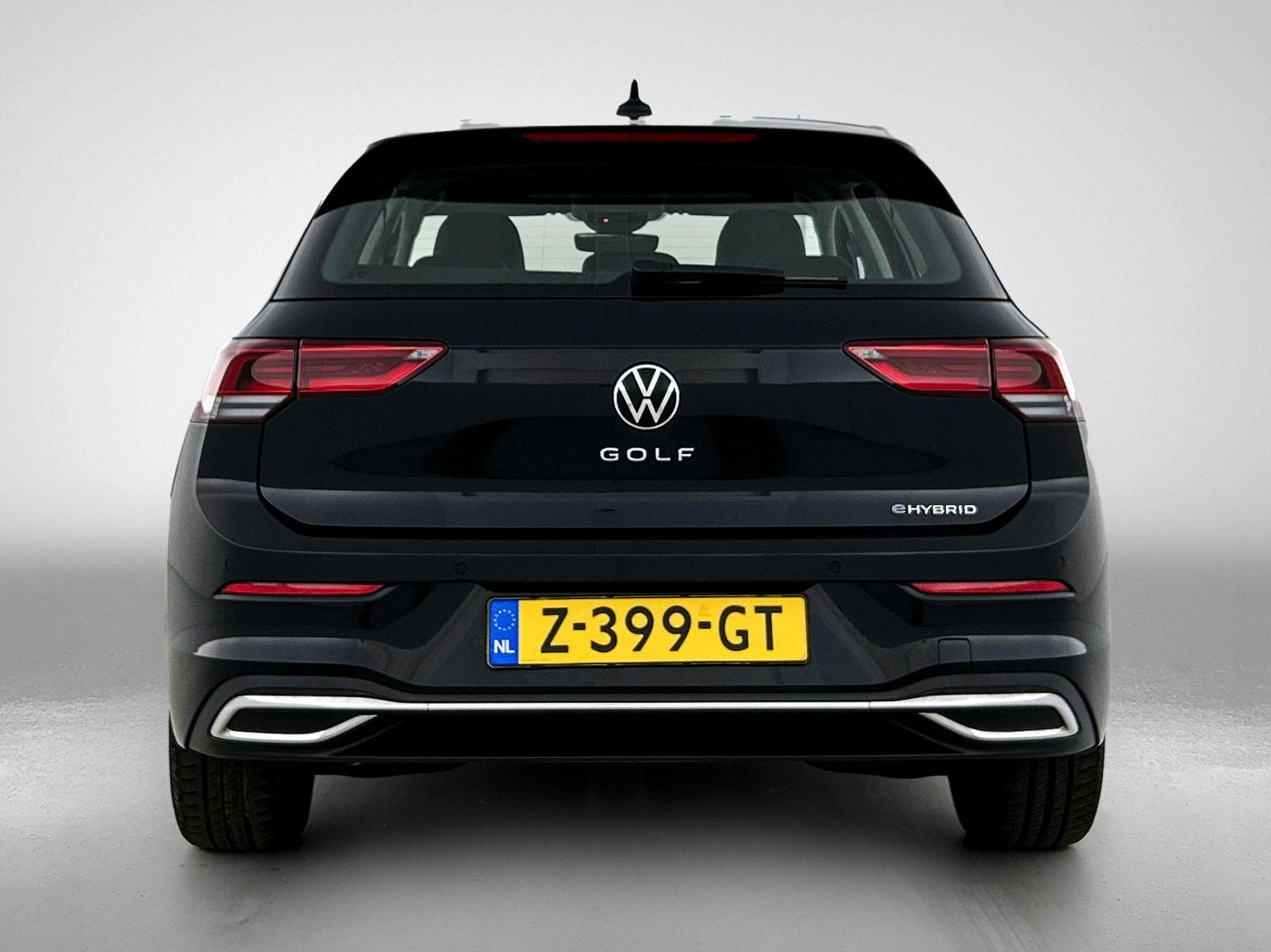Volkswagen-Golf-image-2