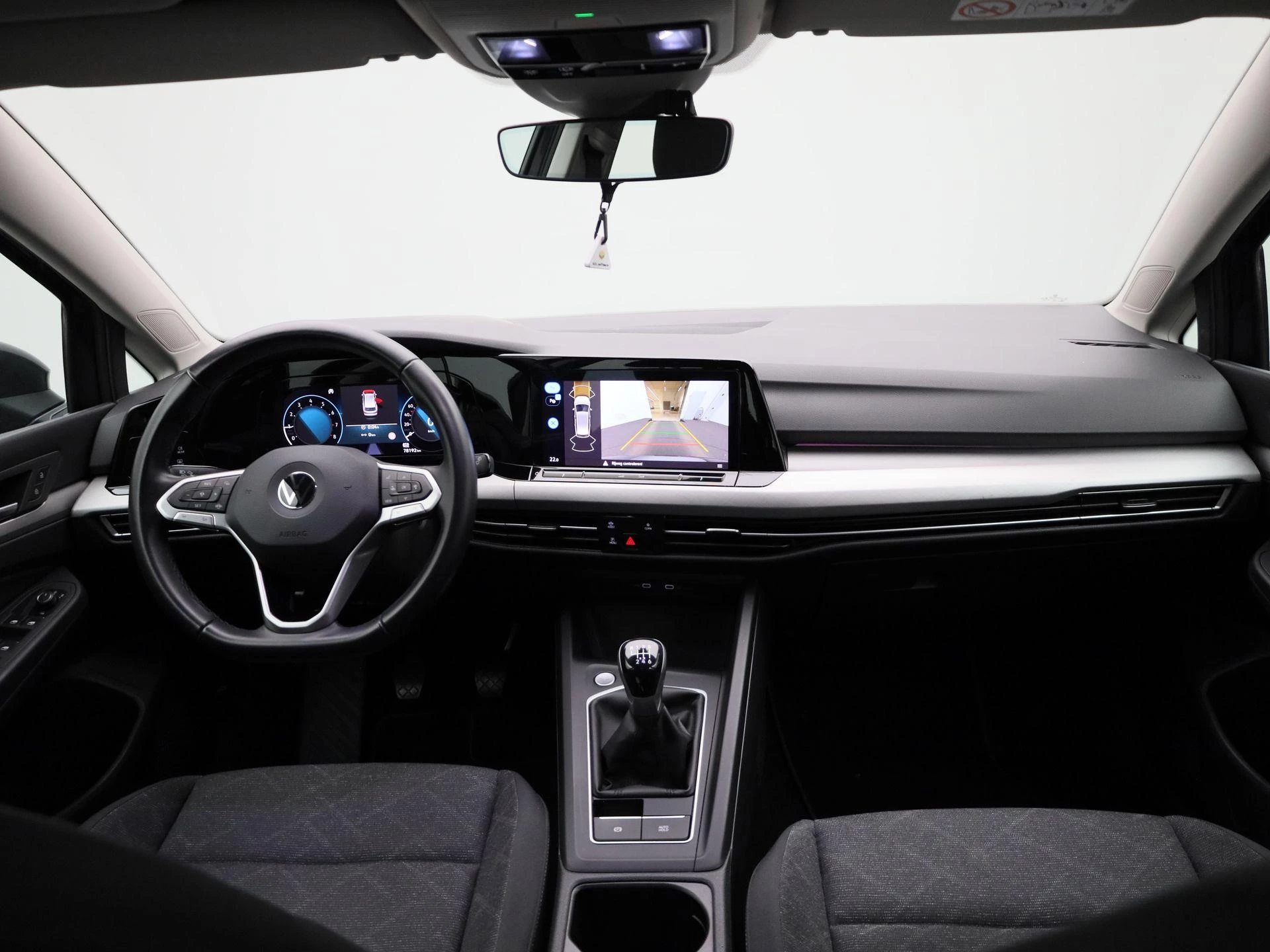 Volkswagen-Golf-image-31