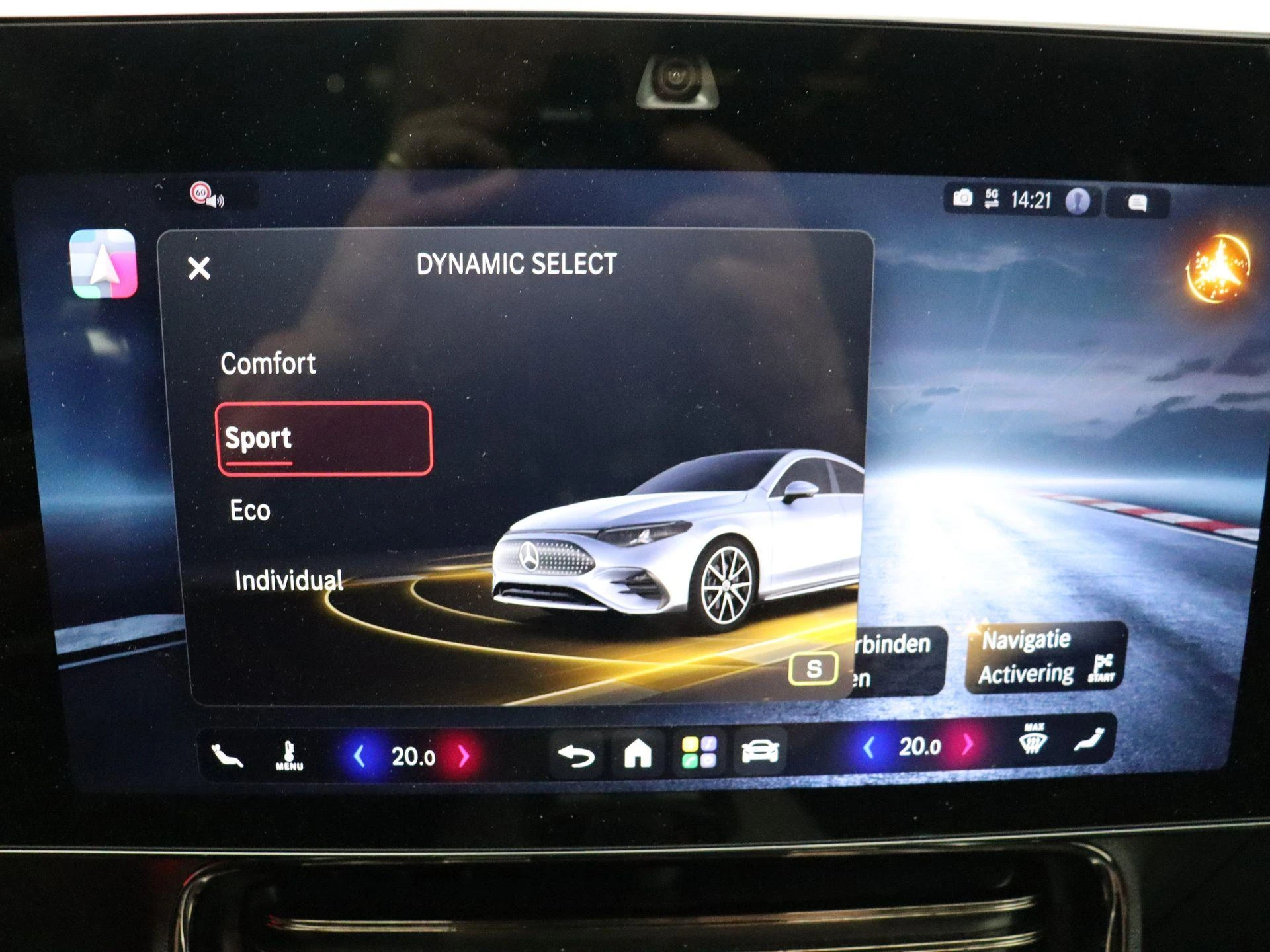 Mercedes-Benz-CLA-image-18