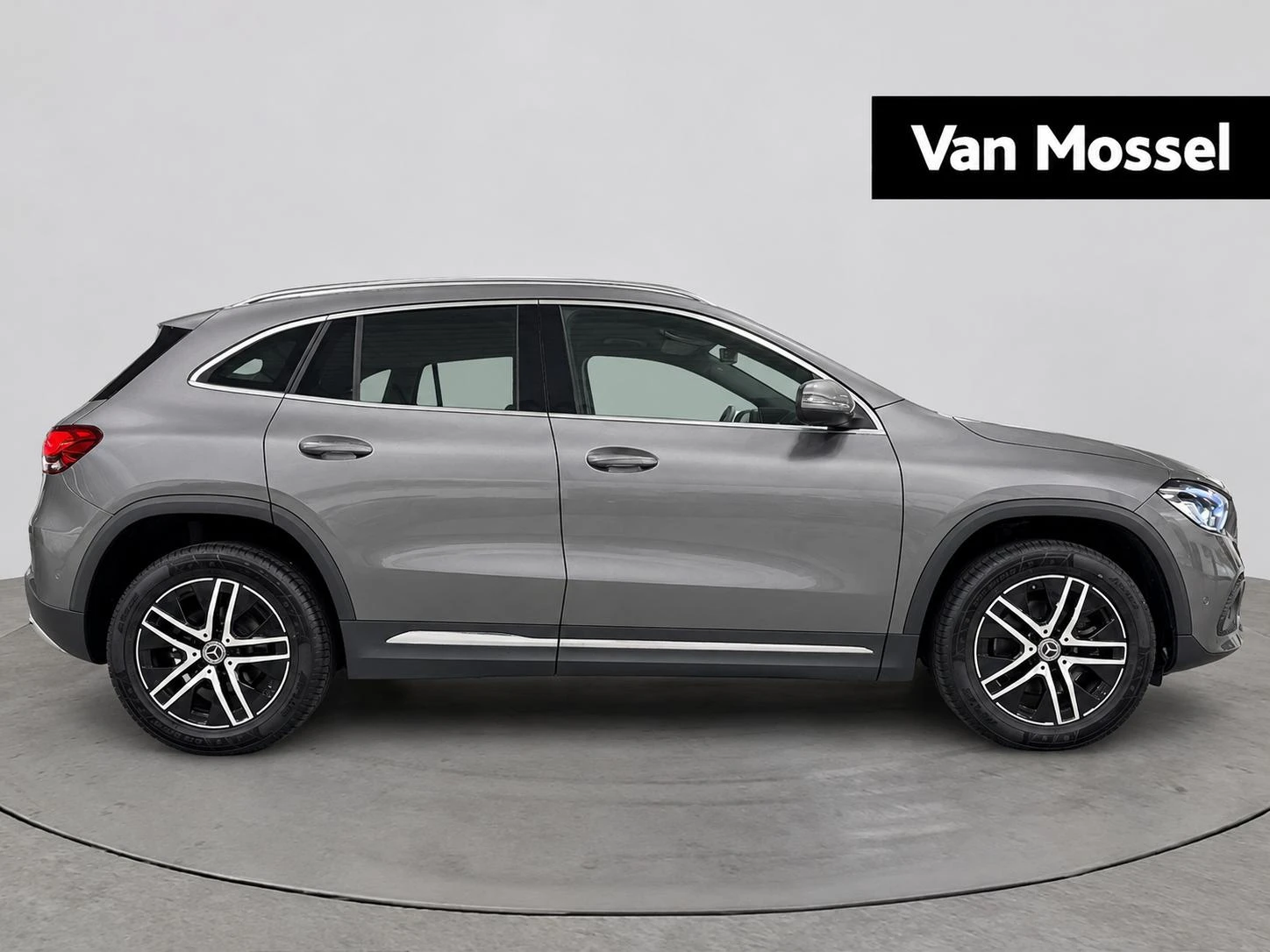 Mercedes-Benz-GLA-image-4