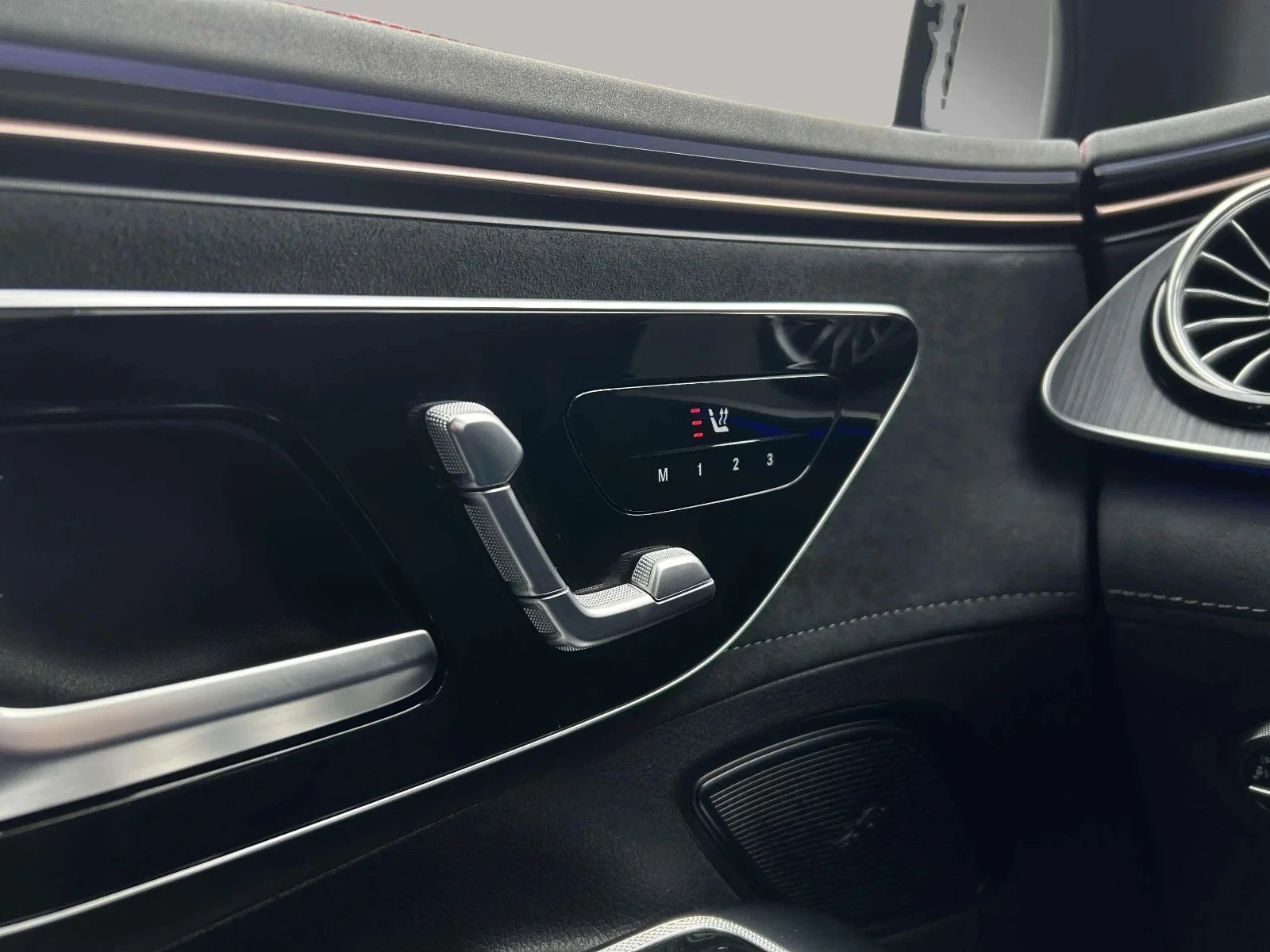 Mercedes-Benz-EQE-image-10