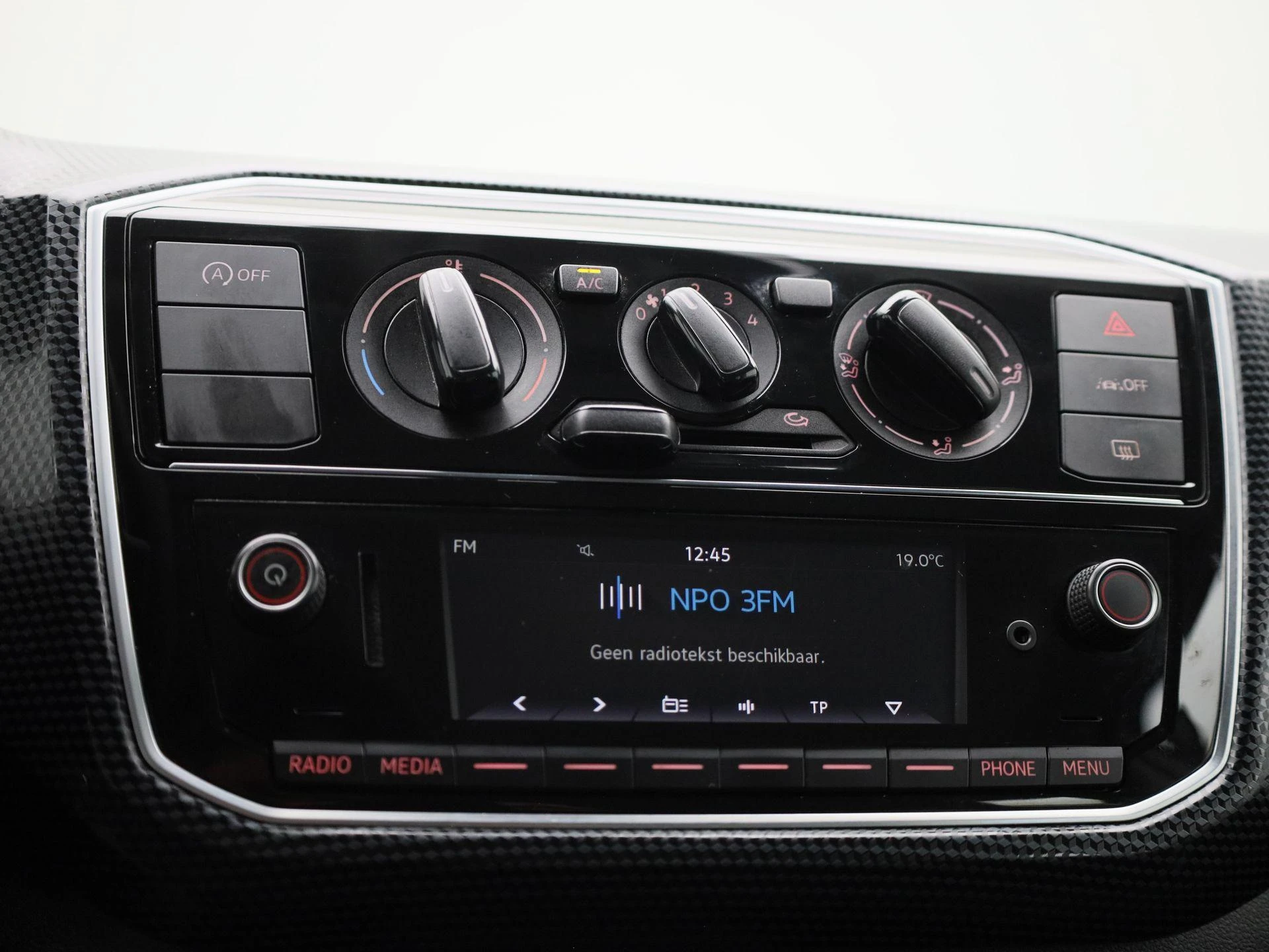 Volkswagen-up!-image-15