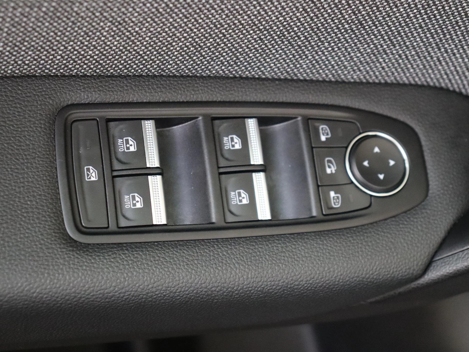 Renault-Captur-image-28