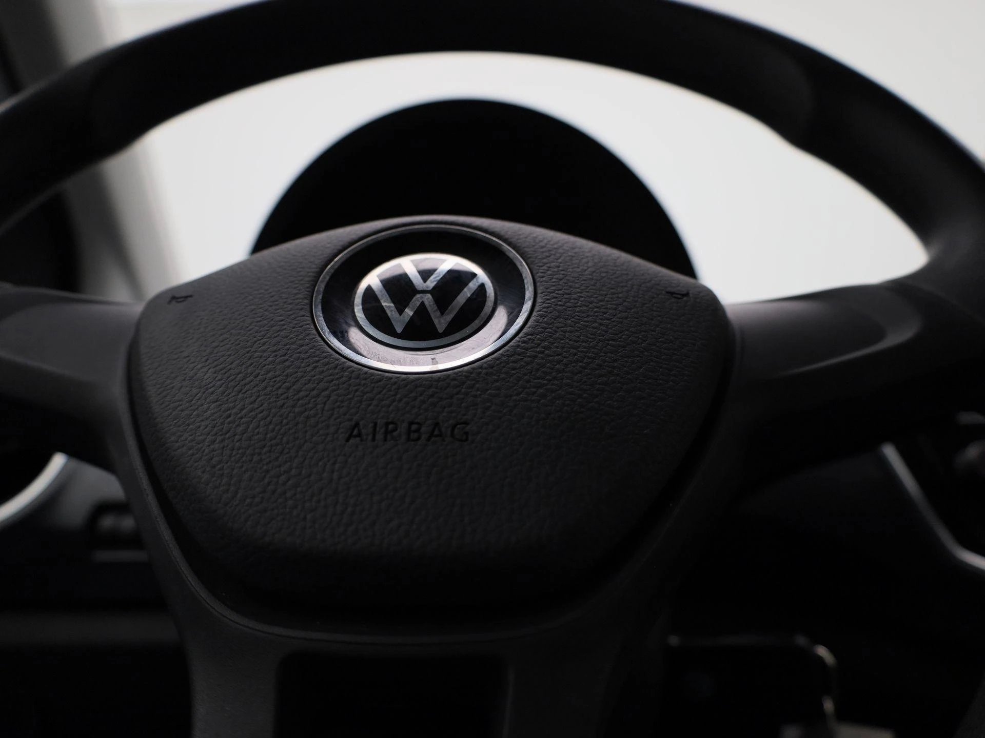 Volkswagen-up!-image-21