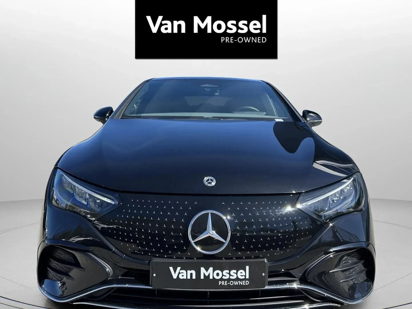 Mercedes-Benz-EQE-image-1