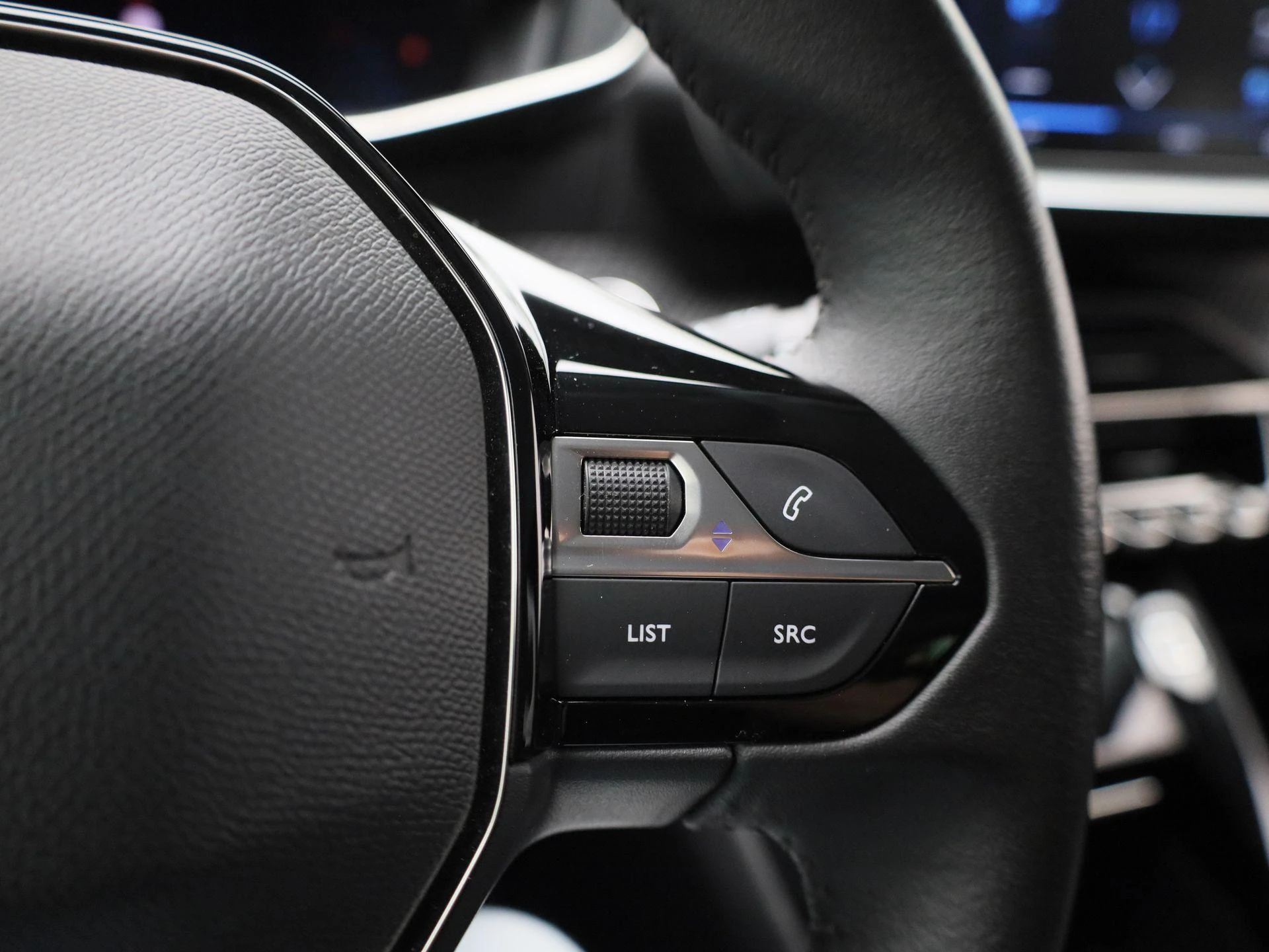 Peugeot-208-image-17