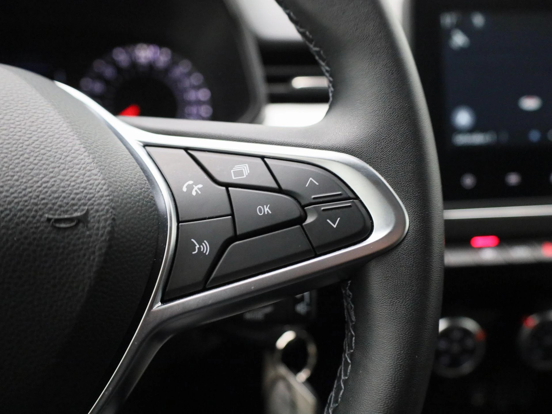 Renault-Clio-image-17