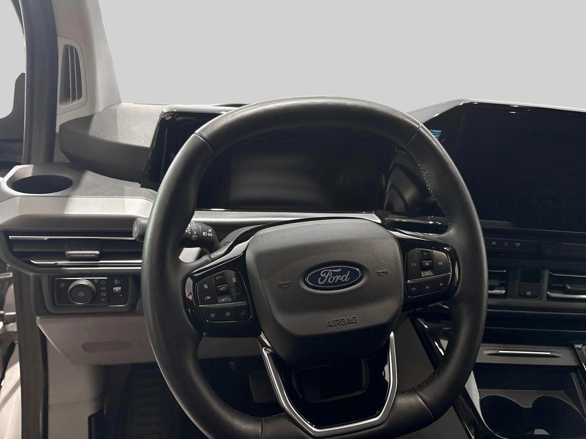 Ford-Tourneo Custom-image-9