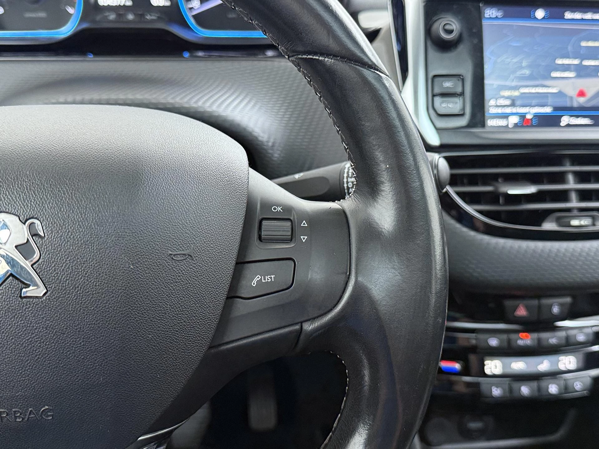 Peugeot 2008 1.2 PureTech Allure