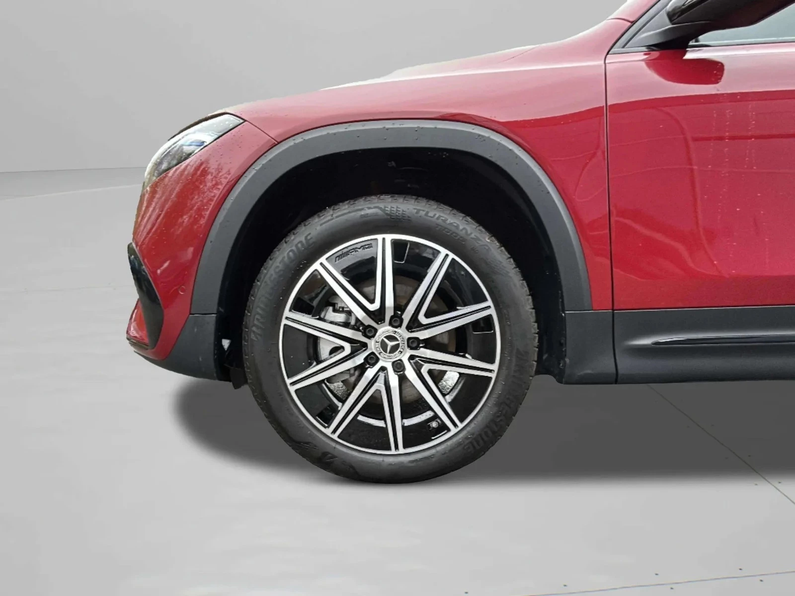 Mercedes-Benz-EQB-image-8