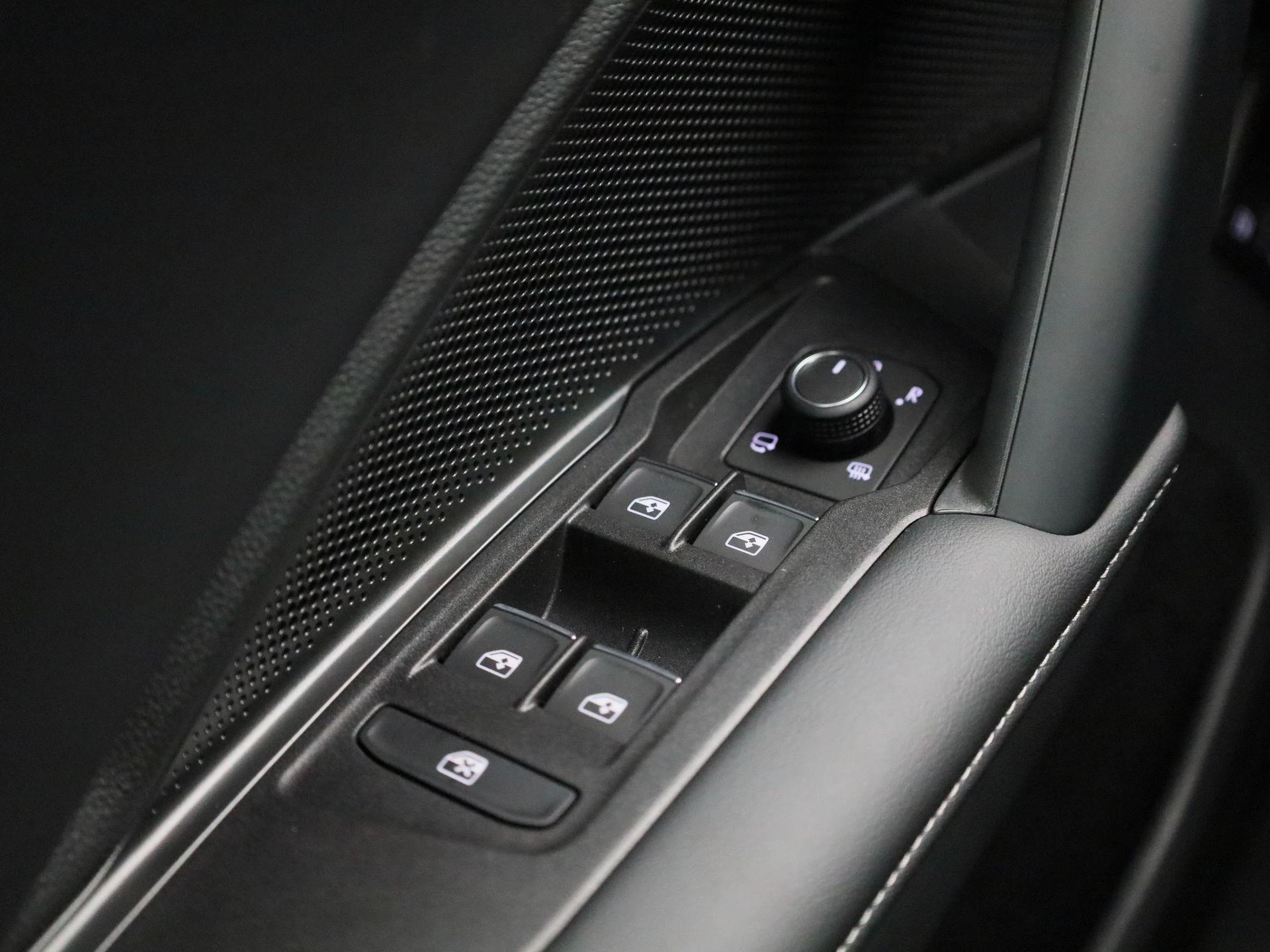 Volkswagen-Tiguan-image-32