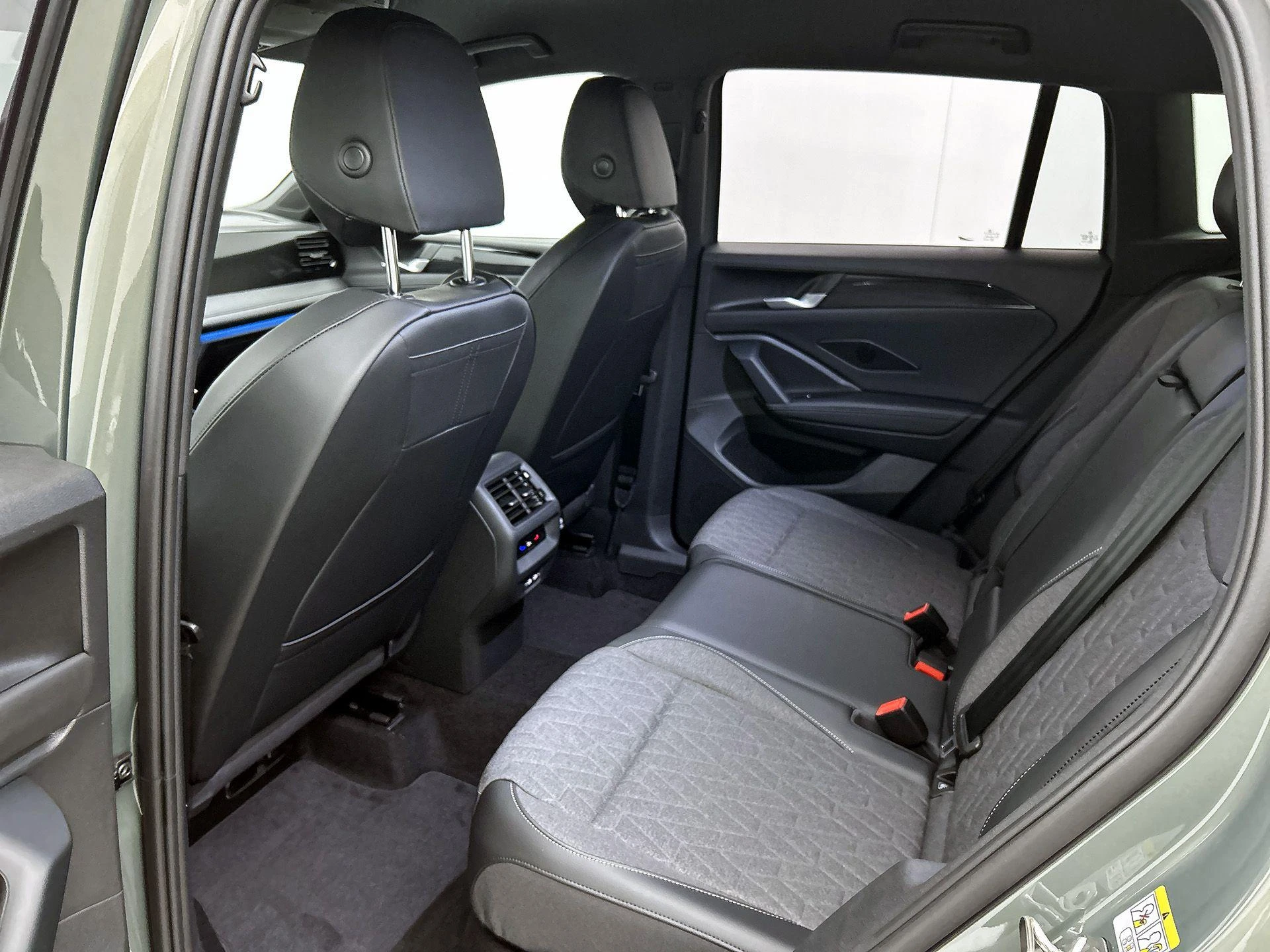 Volkswagen-Tiguan-image-26