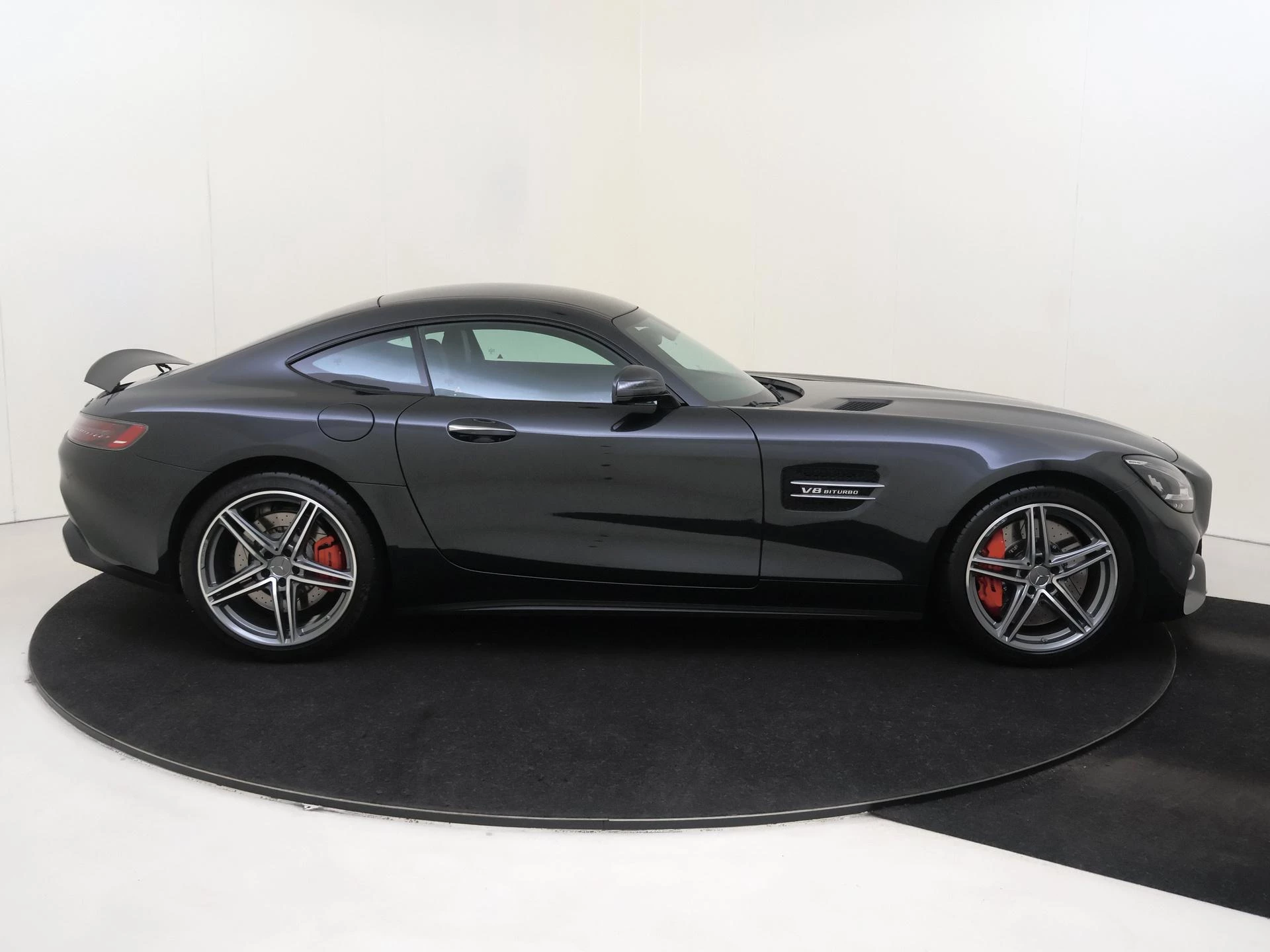 Mercedes-AMG-GT-image-10
