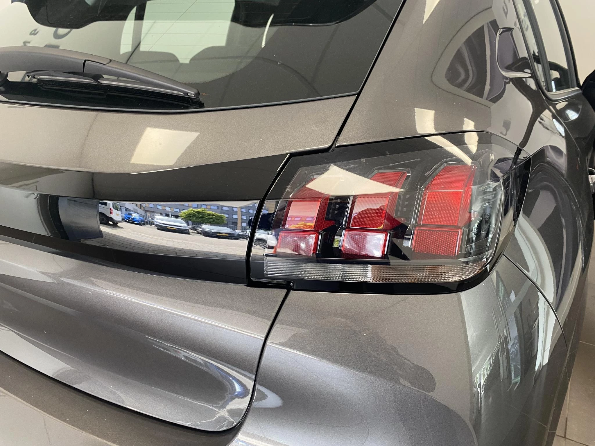 Peugeot-208-image-7