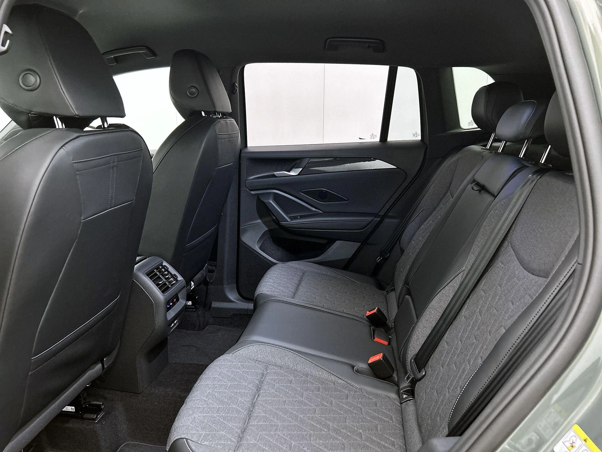 Volkswagen-Tiguan-image-26