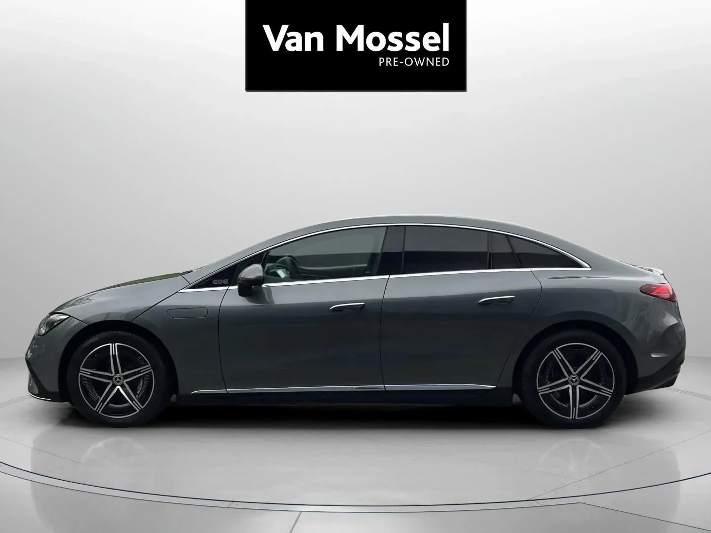 Mercedes-Benz-EQE-image-7