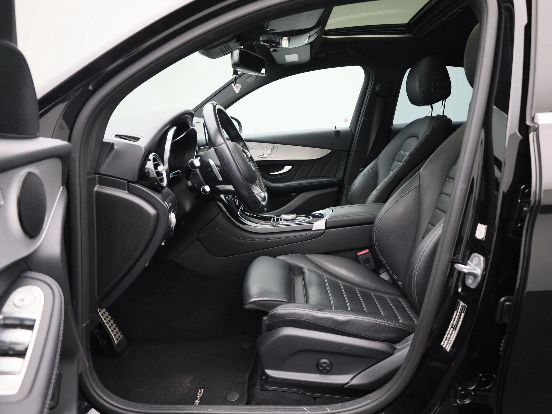 Mercedes-Benz-GLC-image-10