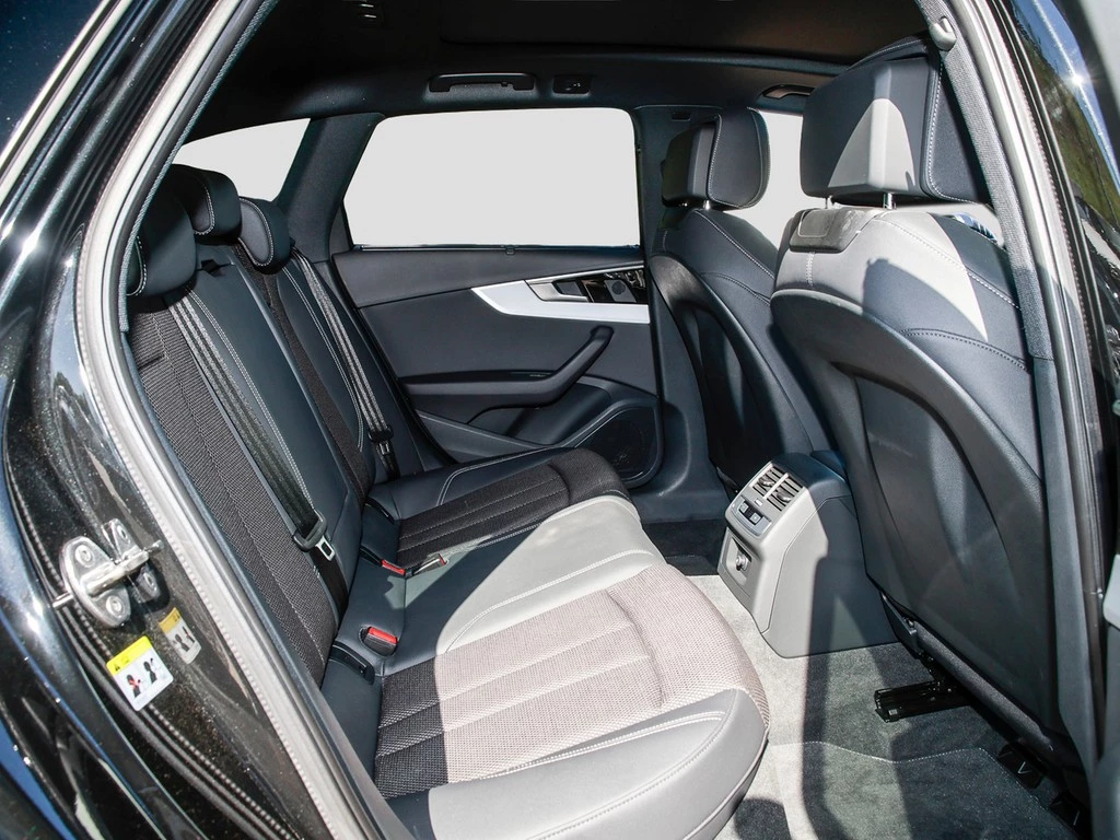 Audi A4 Avant 40 TFSI quattro S line Matrix Panorama