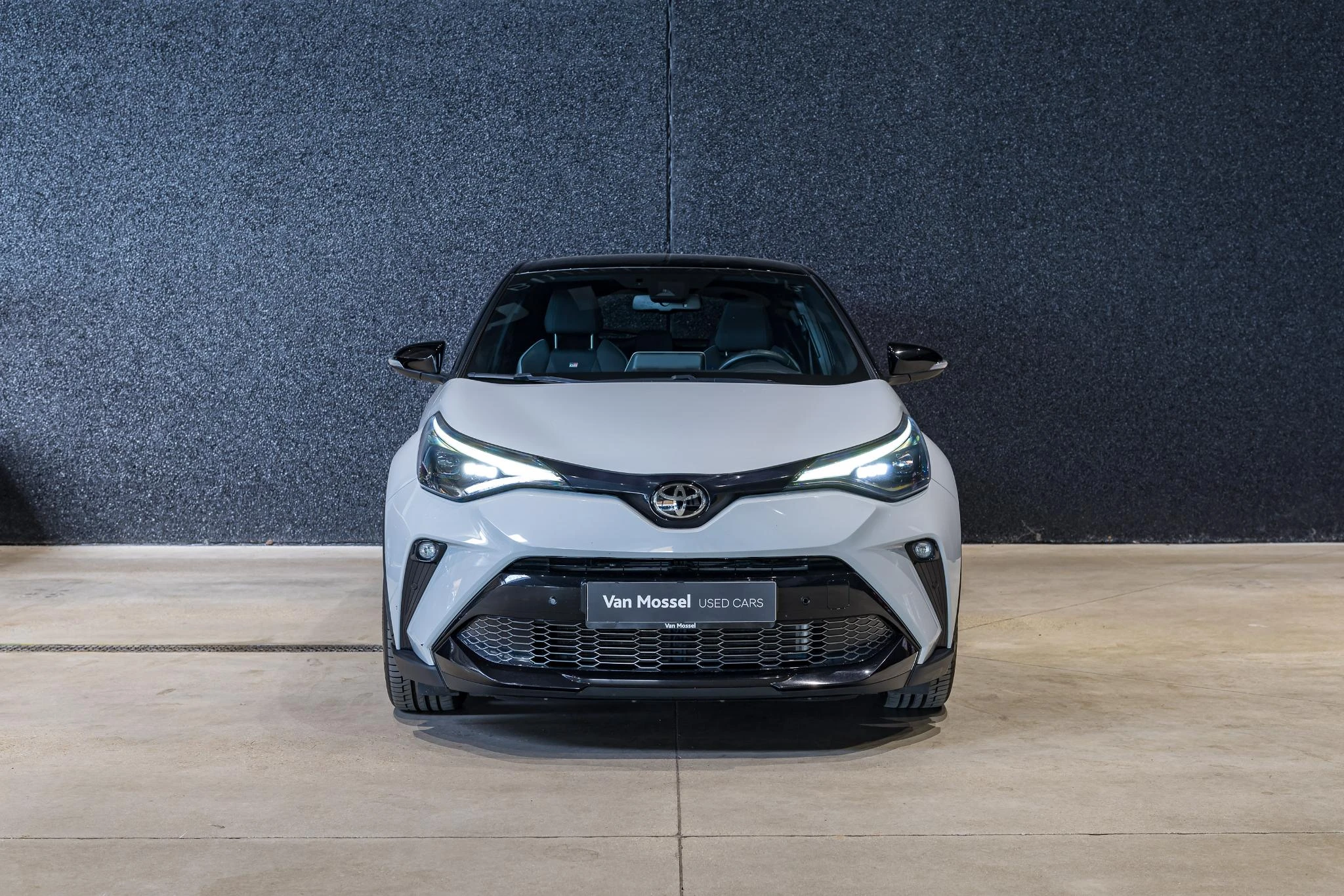 Toyota-C-HR-image-1