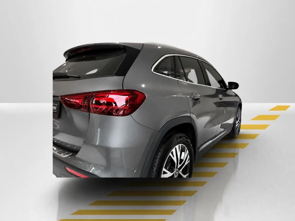 Mercedes-Benz-GLA 200-image-15