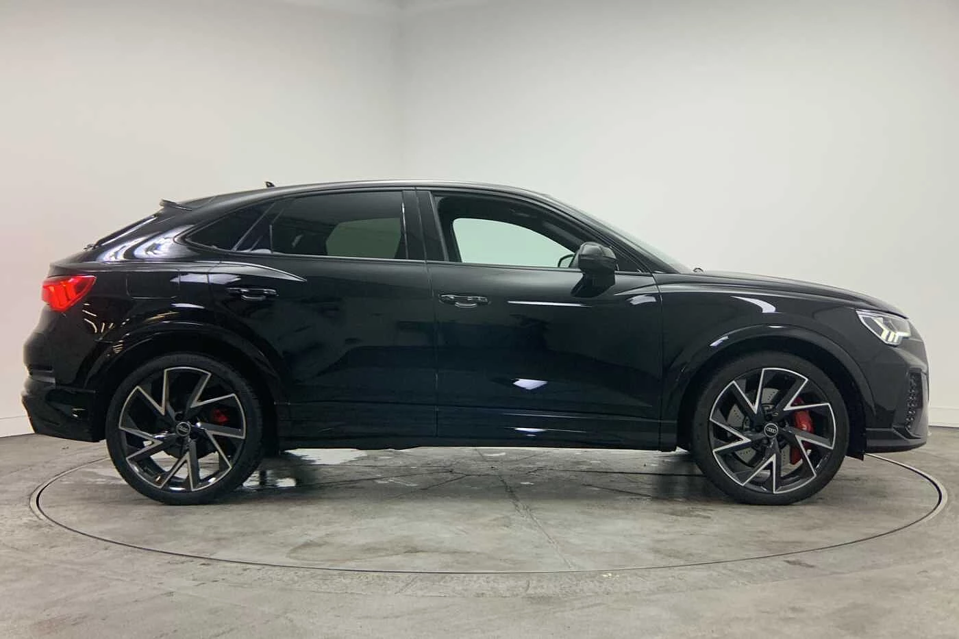 Audi-RSQ3-image-3