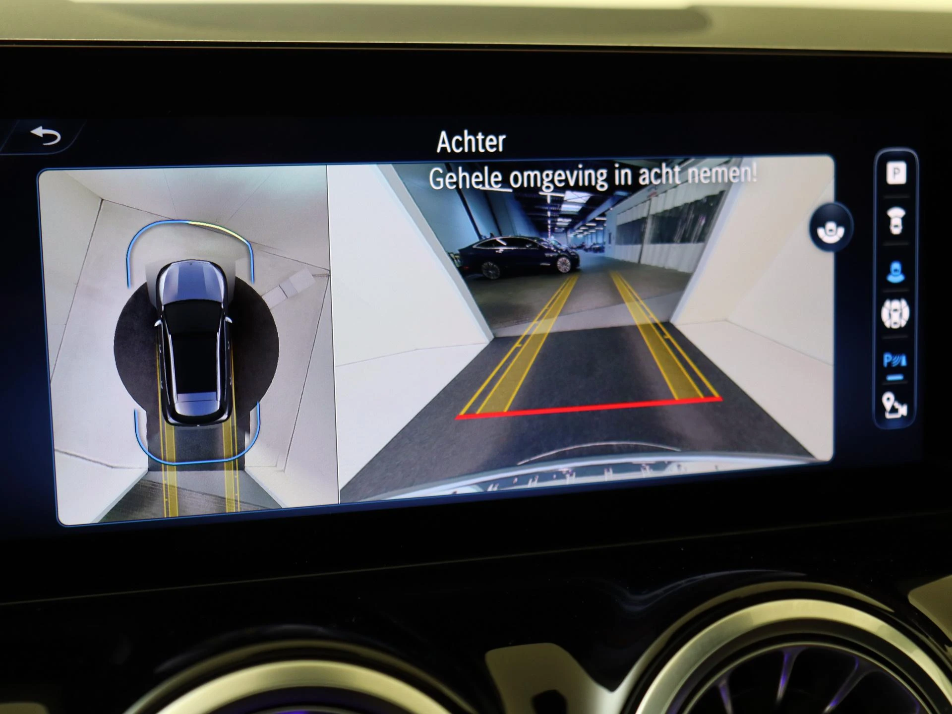 Mercedes-Benz-GLA-image-19