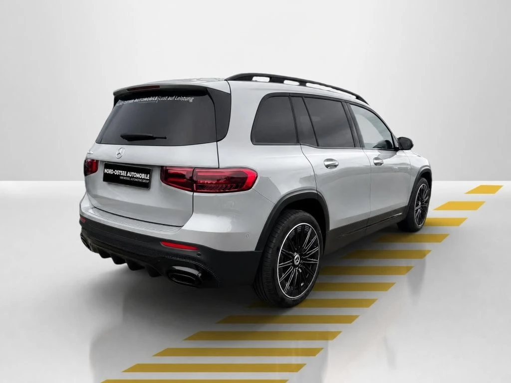 Mercedes-Benz-GLB 200-image-13