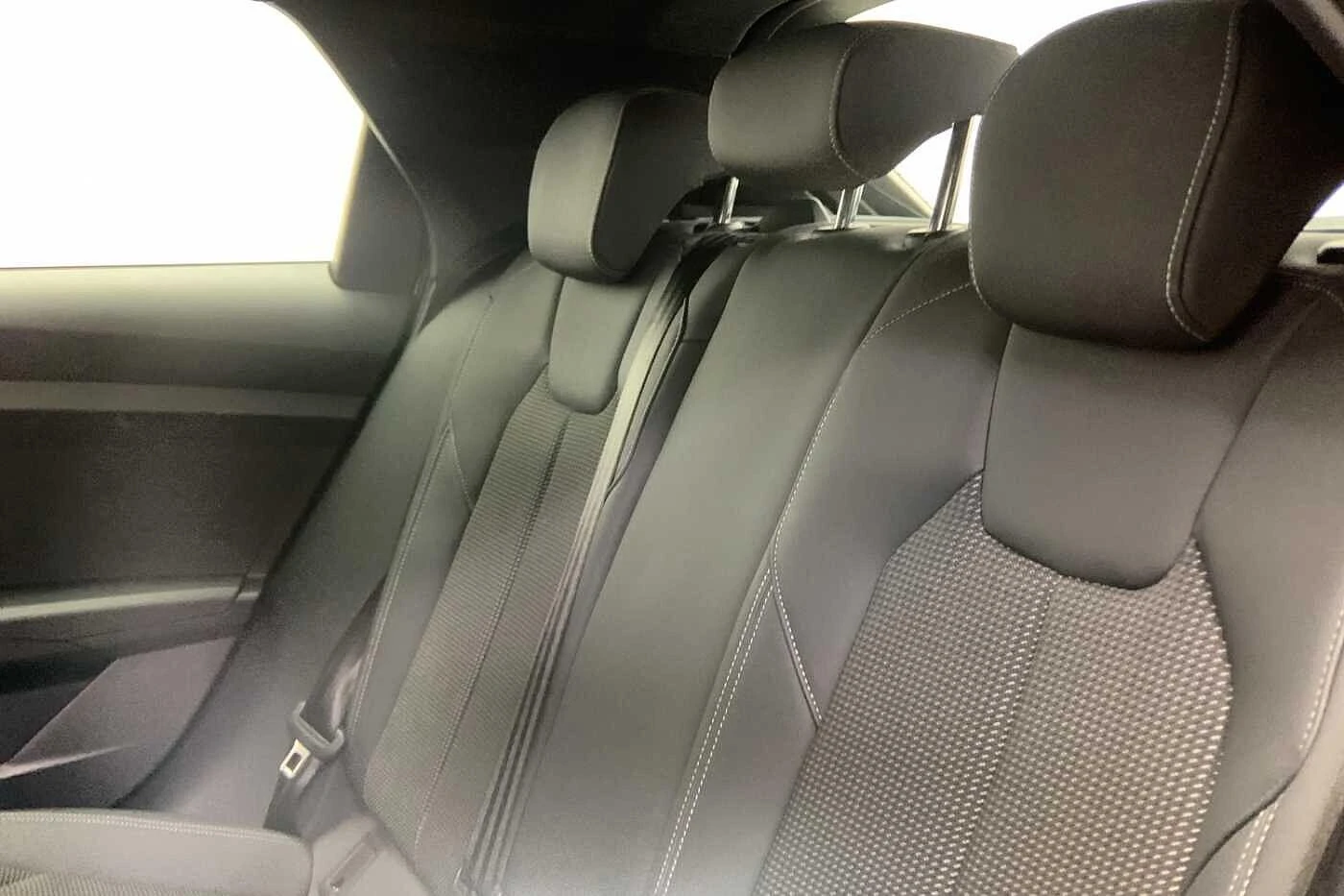Audi-A1 Sportback-image-9
