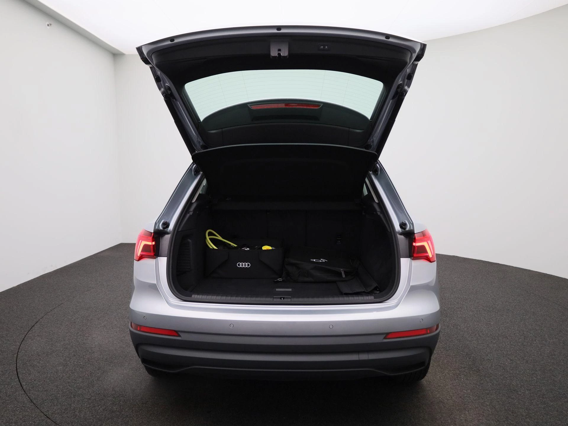 Audi Q3 45 TFSI-e S tronic Bus. Ed. Attraction