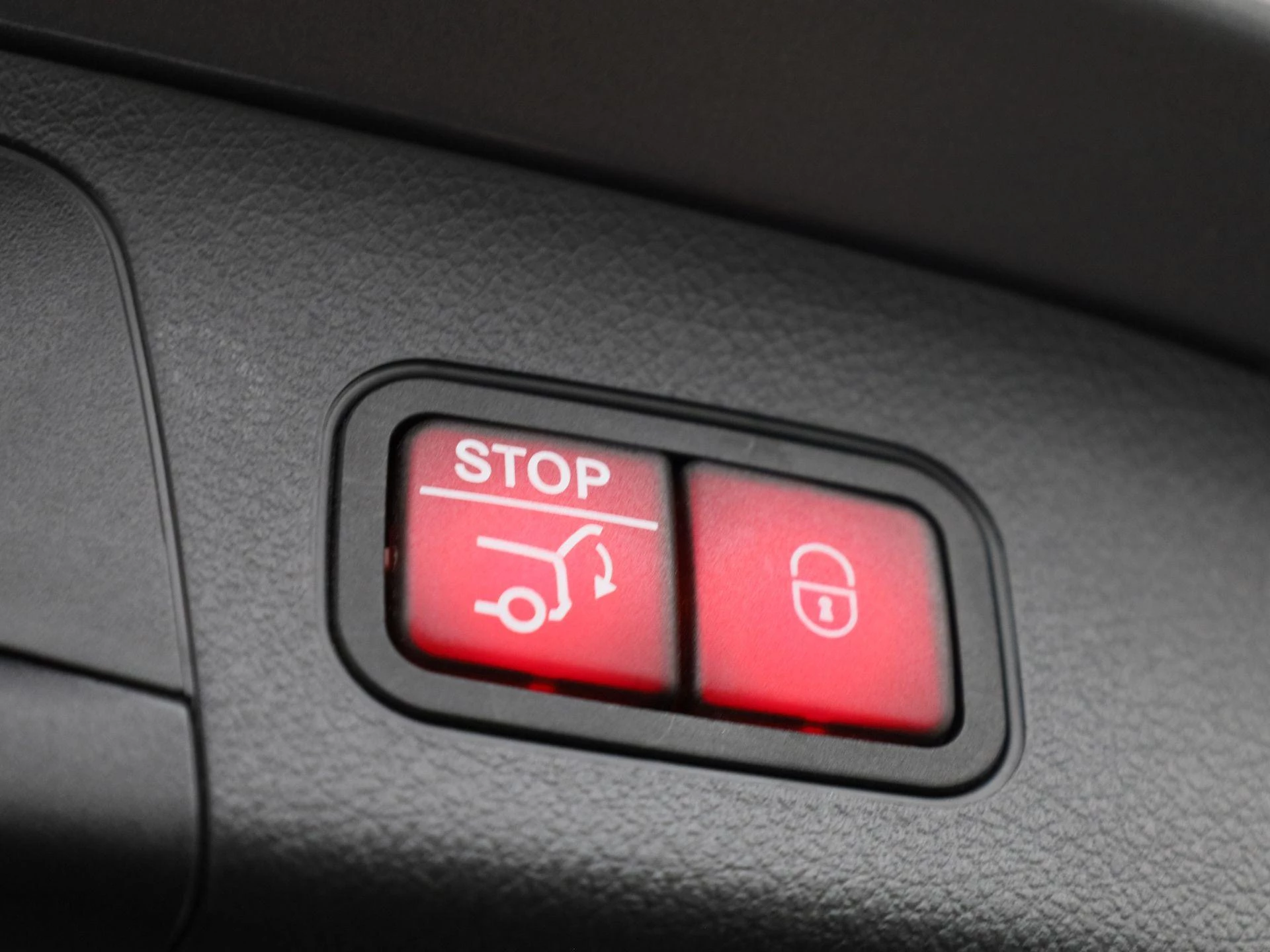 Mercedes-Benz-EQA-image-14