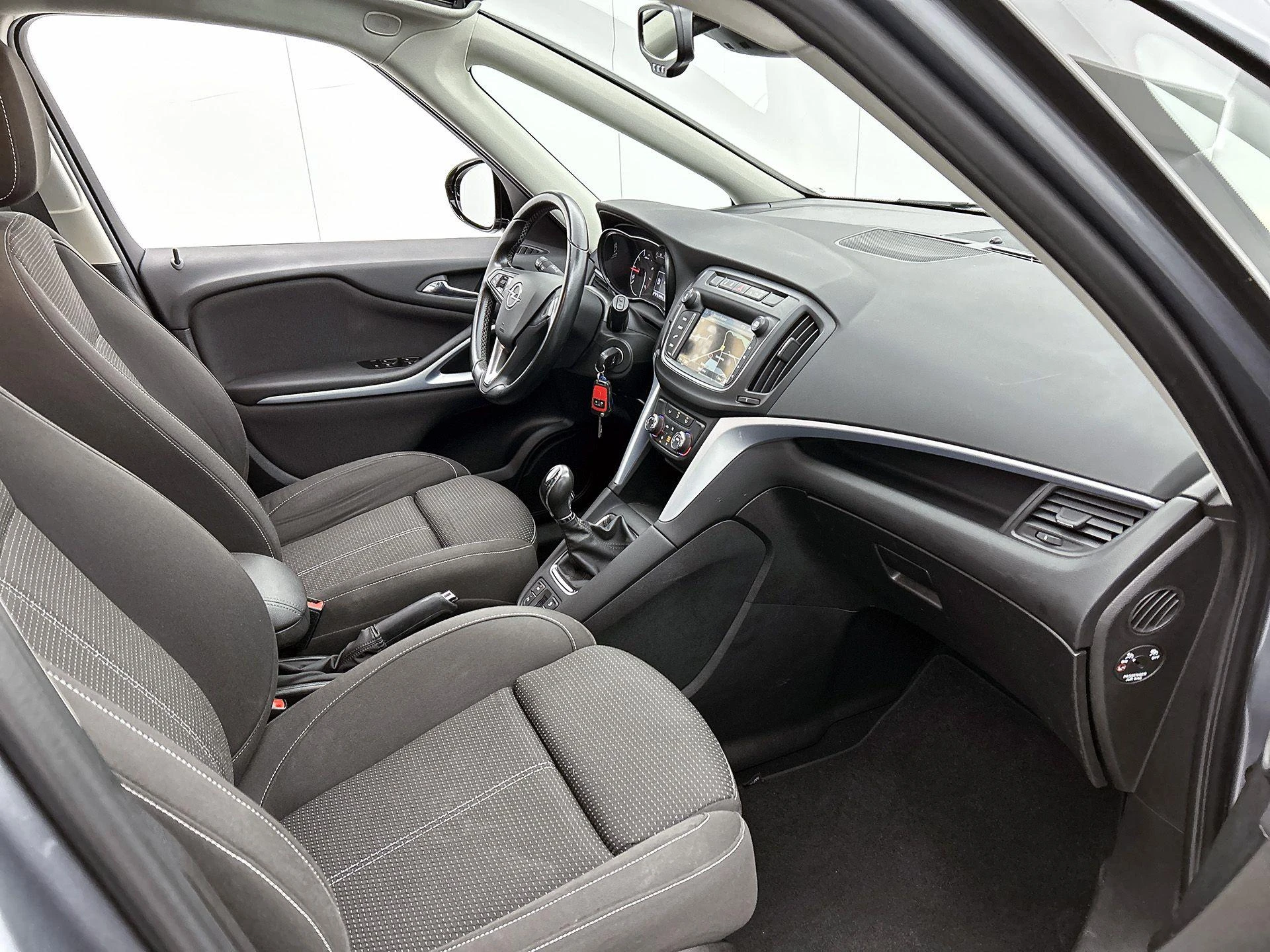 Opel-Zafira-image-23