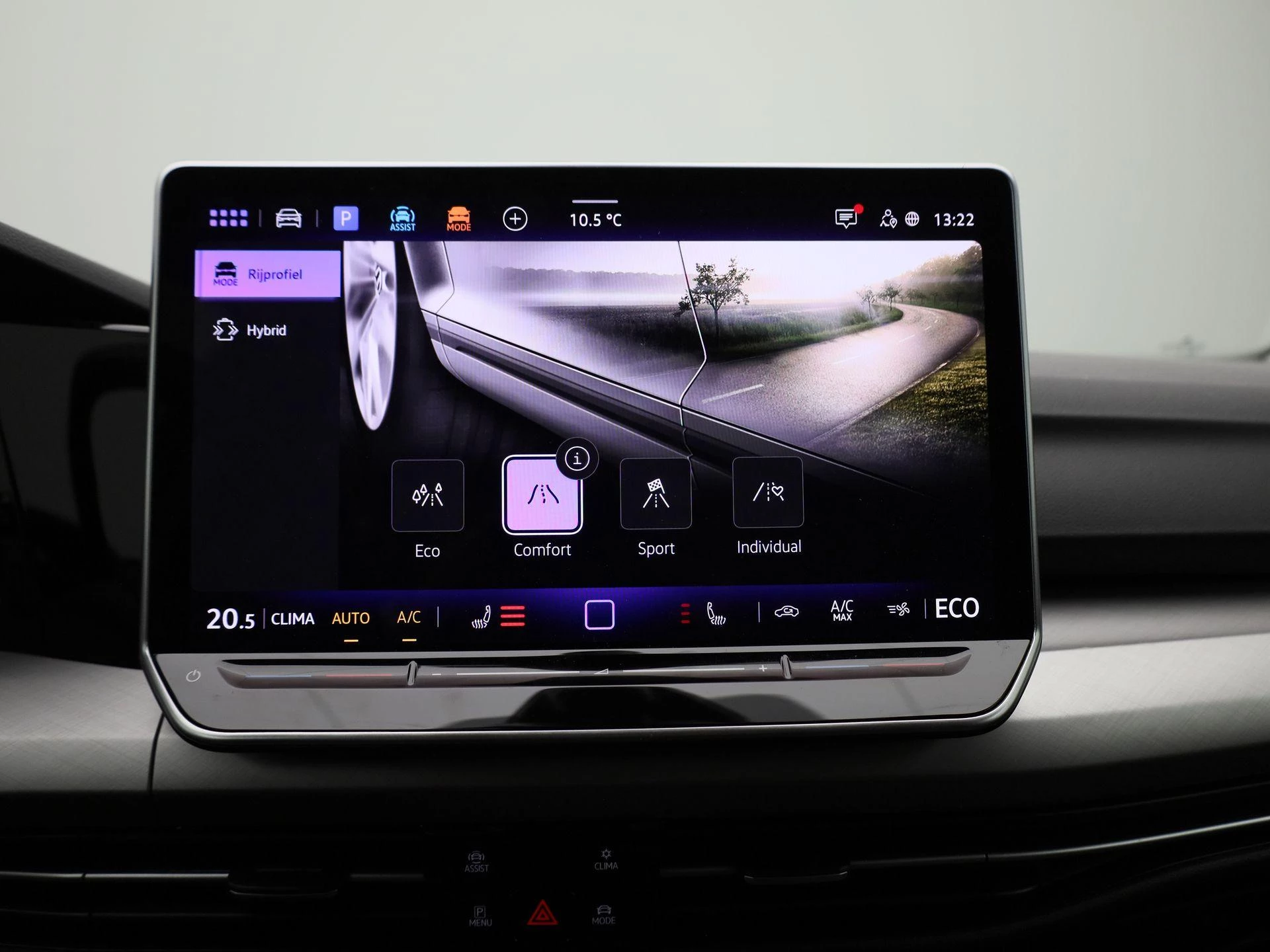 Volkswagen-Golf-image-25