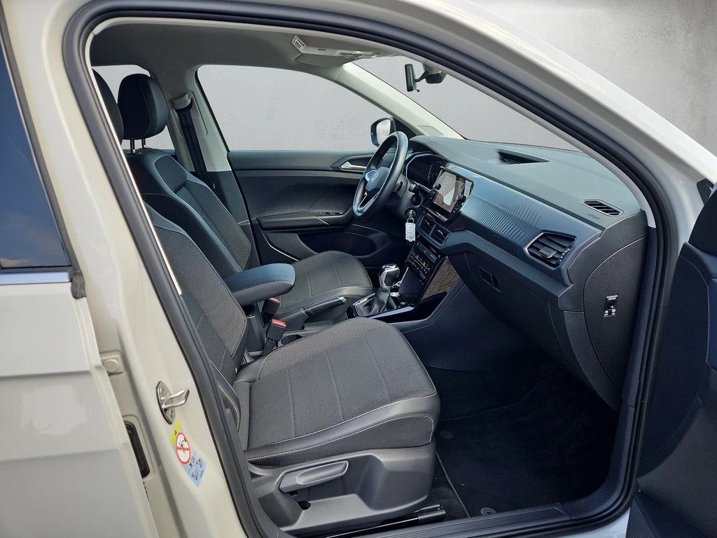 Volkswagen-T-Cross-image-12