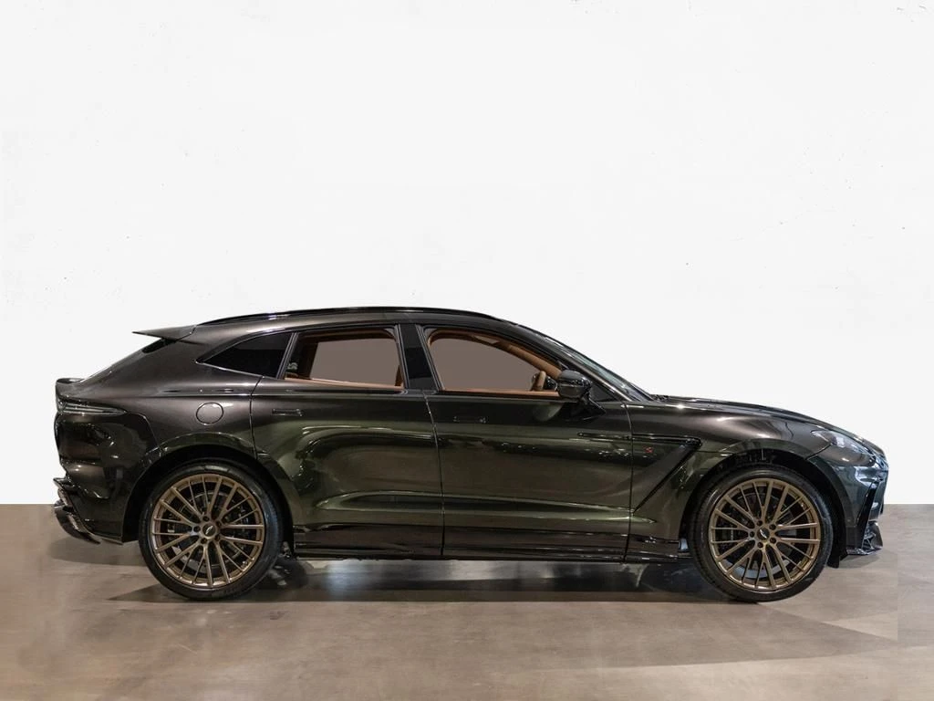 Aston Martin-DBX-image-15